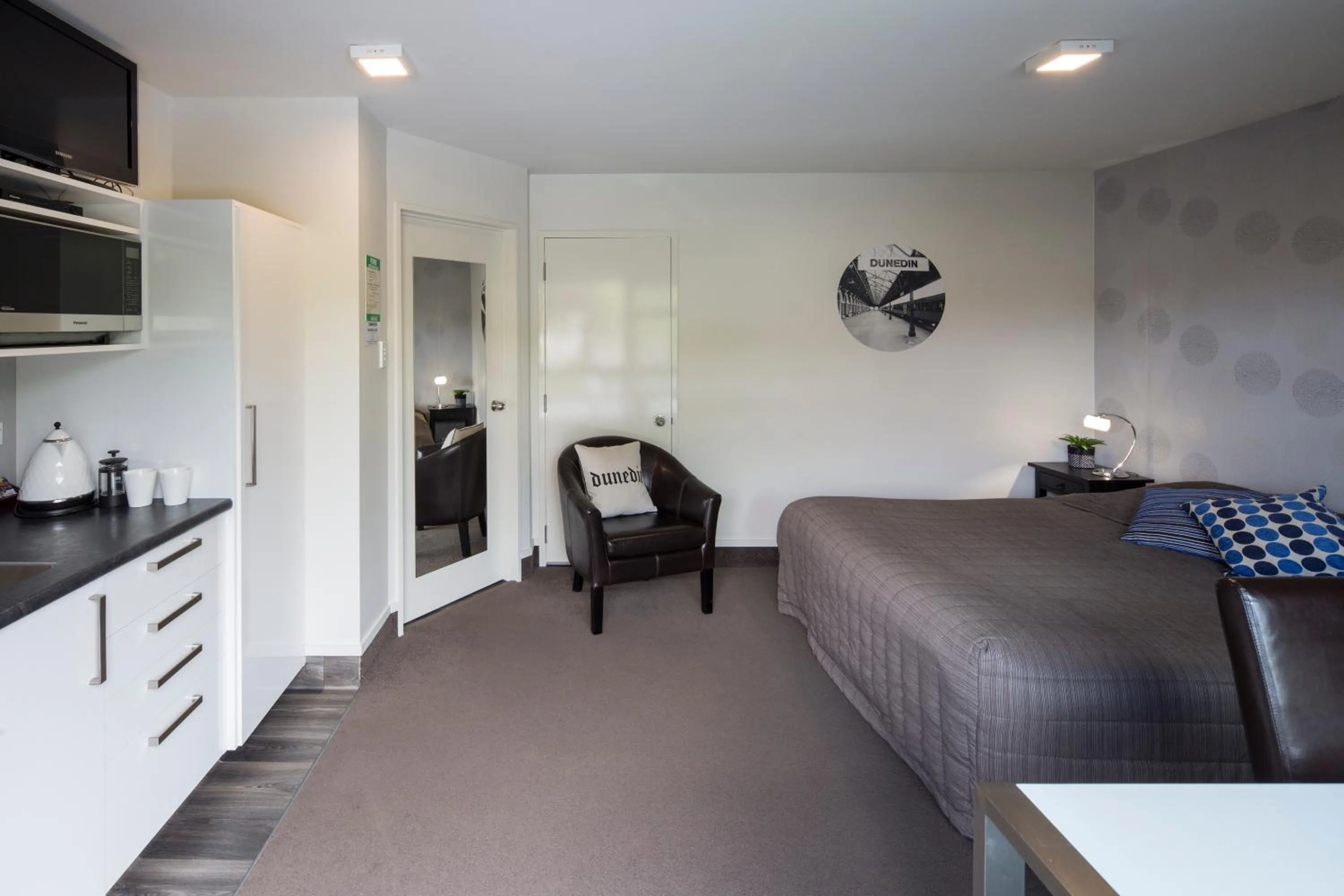 Bed in Commodore Motel