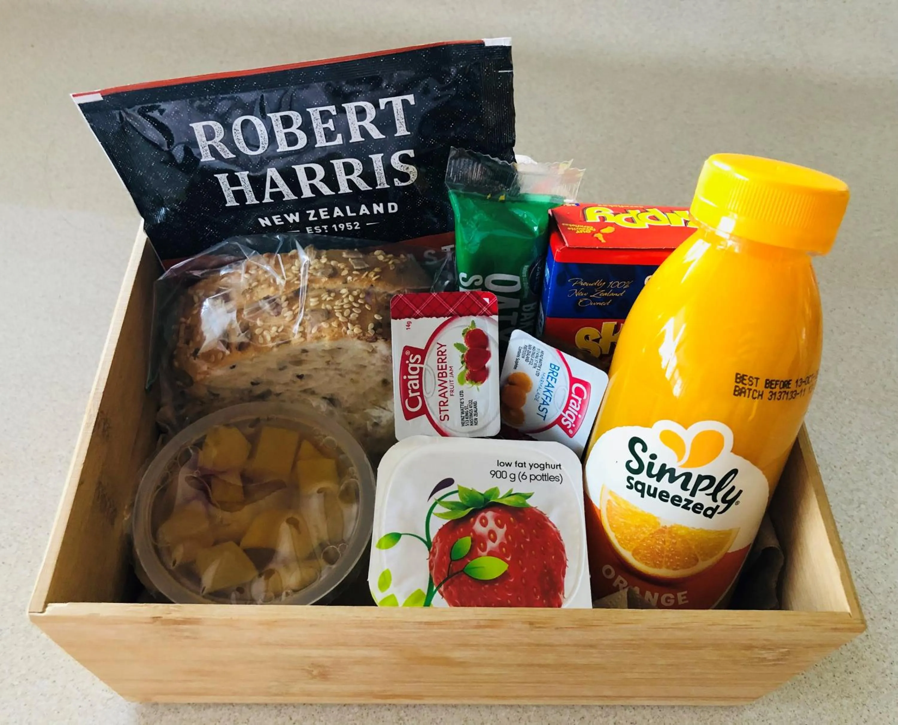 Breakfast in Commodore Motel