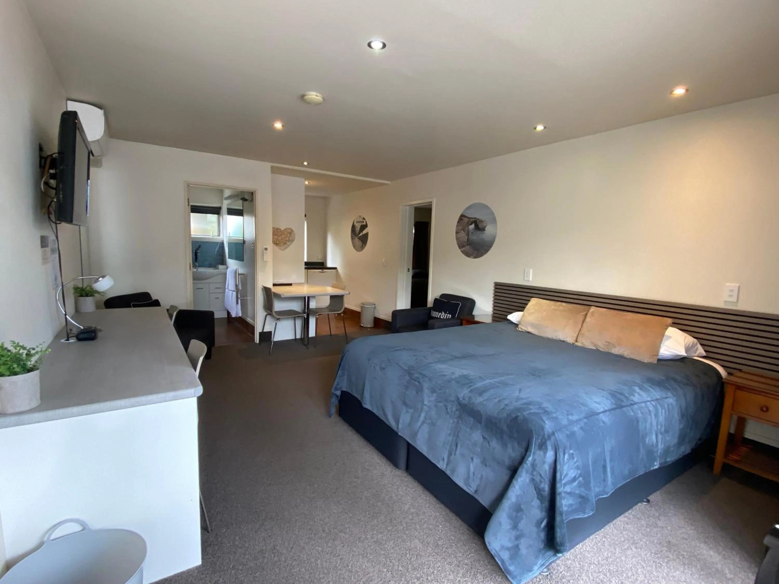 Bed in Commodore Motel