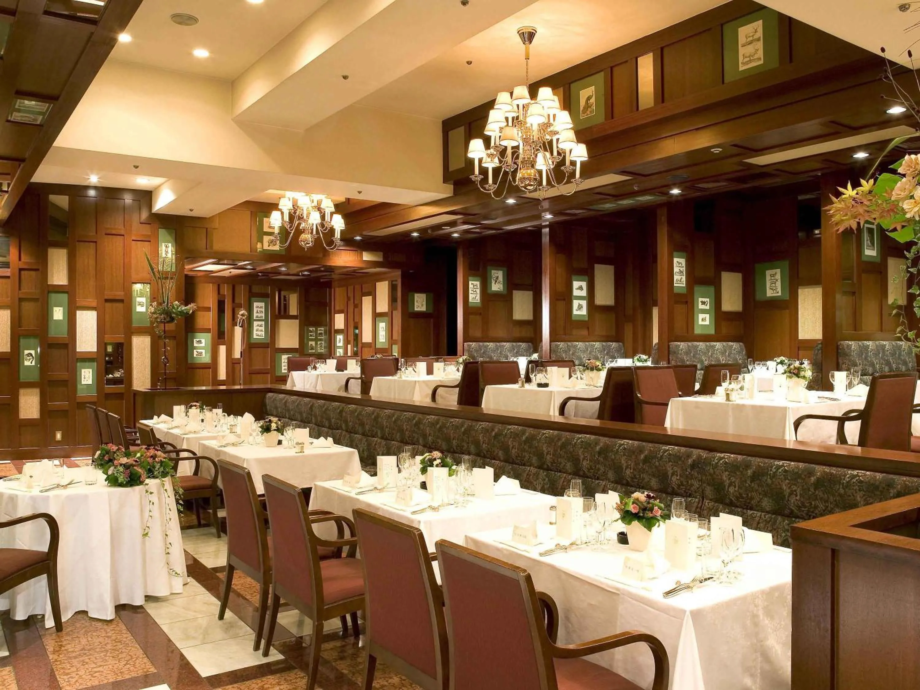 Restaurant/places to eat in The Cypress Mercure Hotel Nagoya