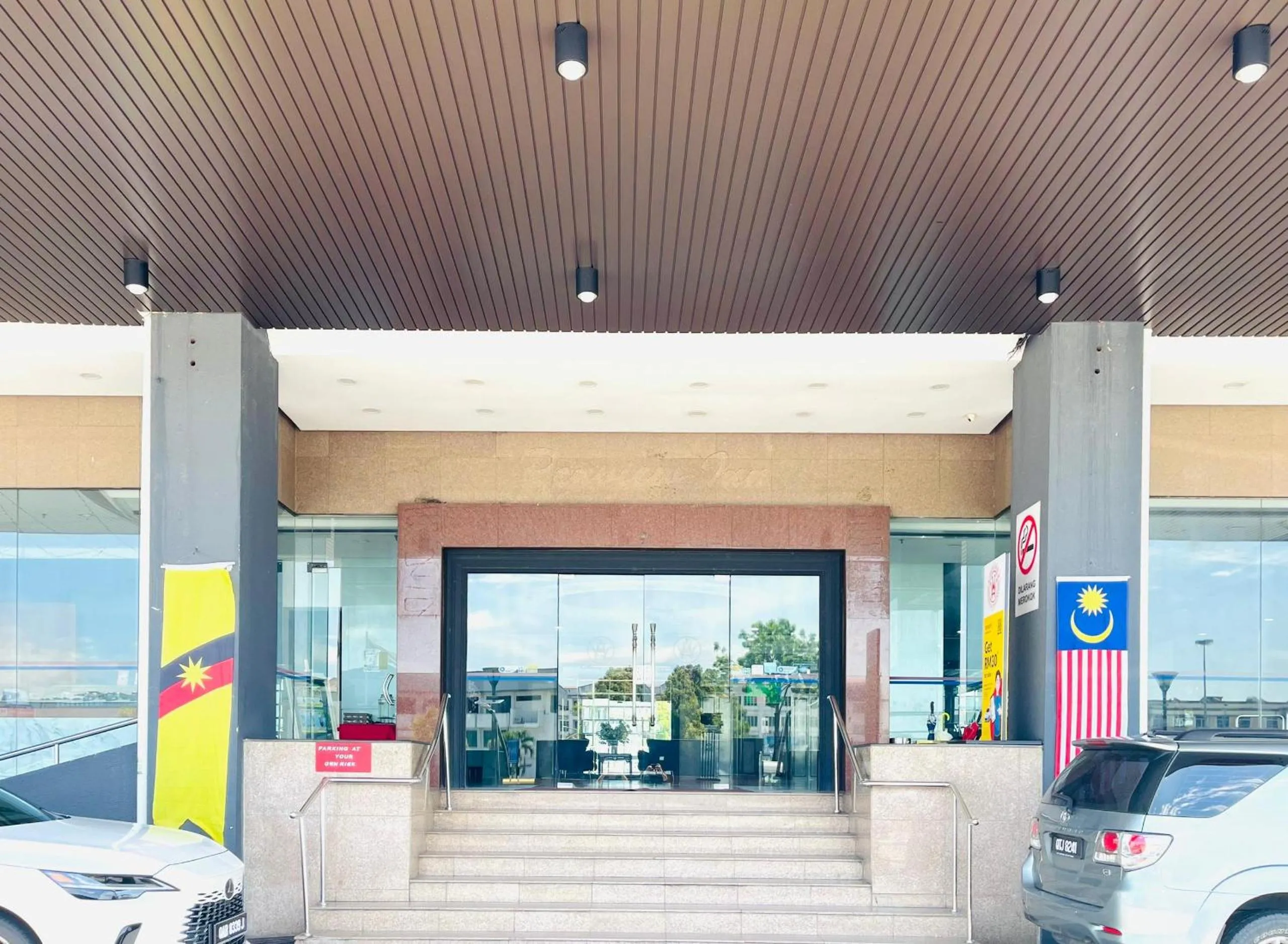 Facade/entrance in Penview Hotel