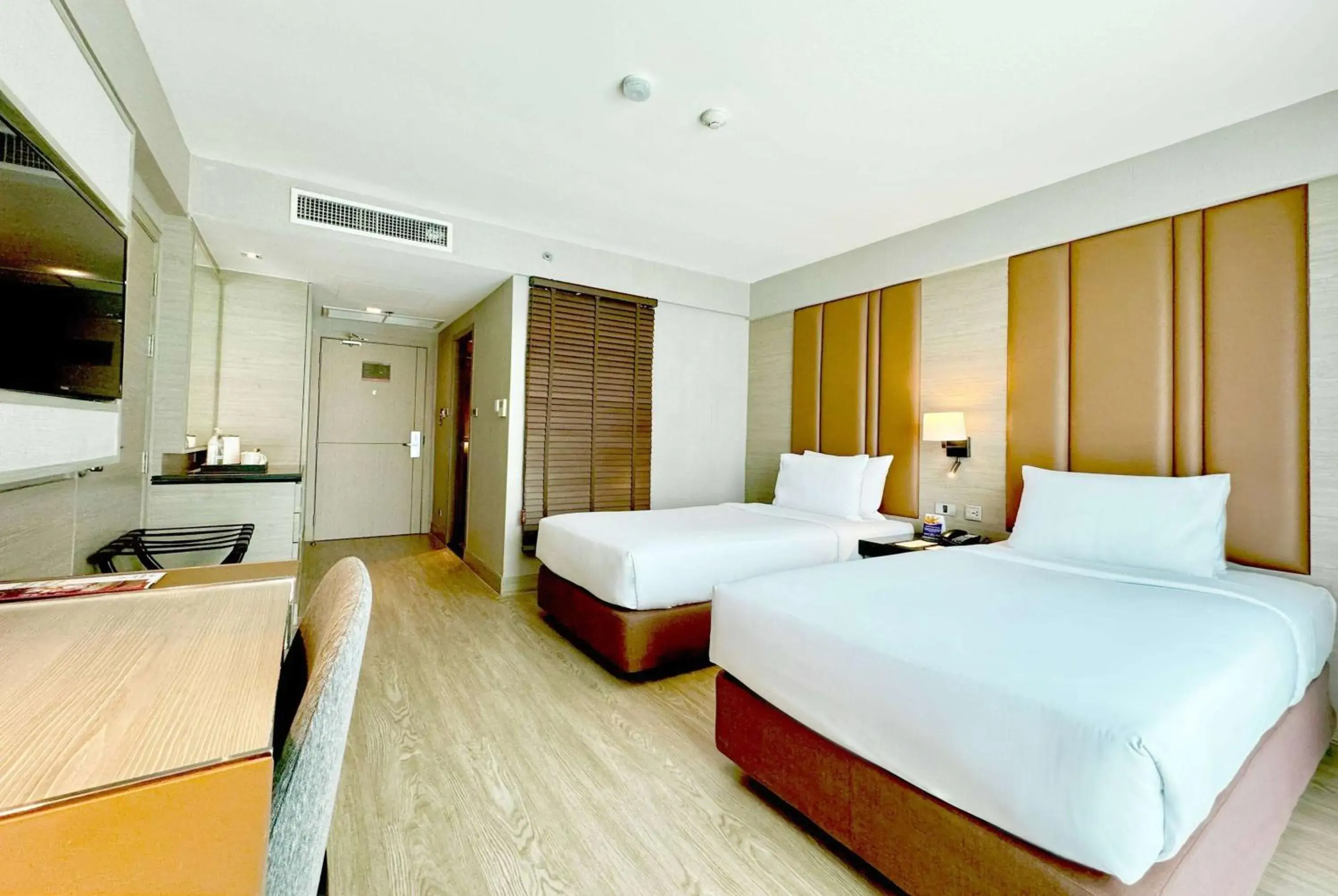 Premier Room with Two Twin Beds - Non-Smoking in Ramada Sukhumvit Soi Eleven Premier Room with Two Twin Beds - Non-Smoking in Ramada Sukhumvit Soi Eleven