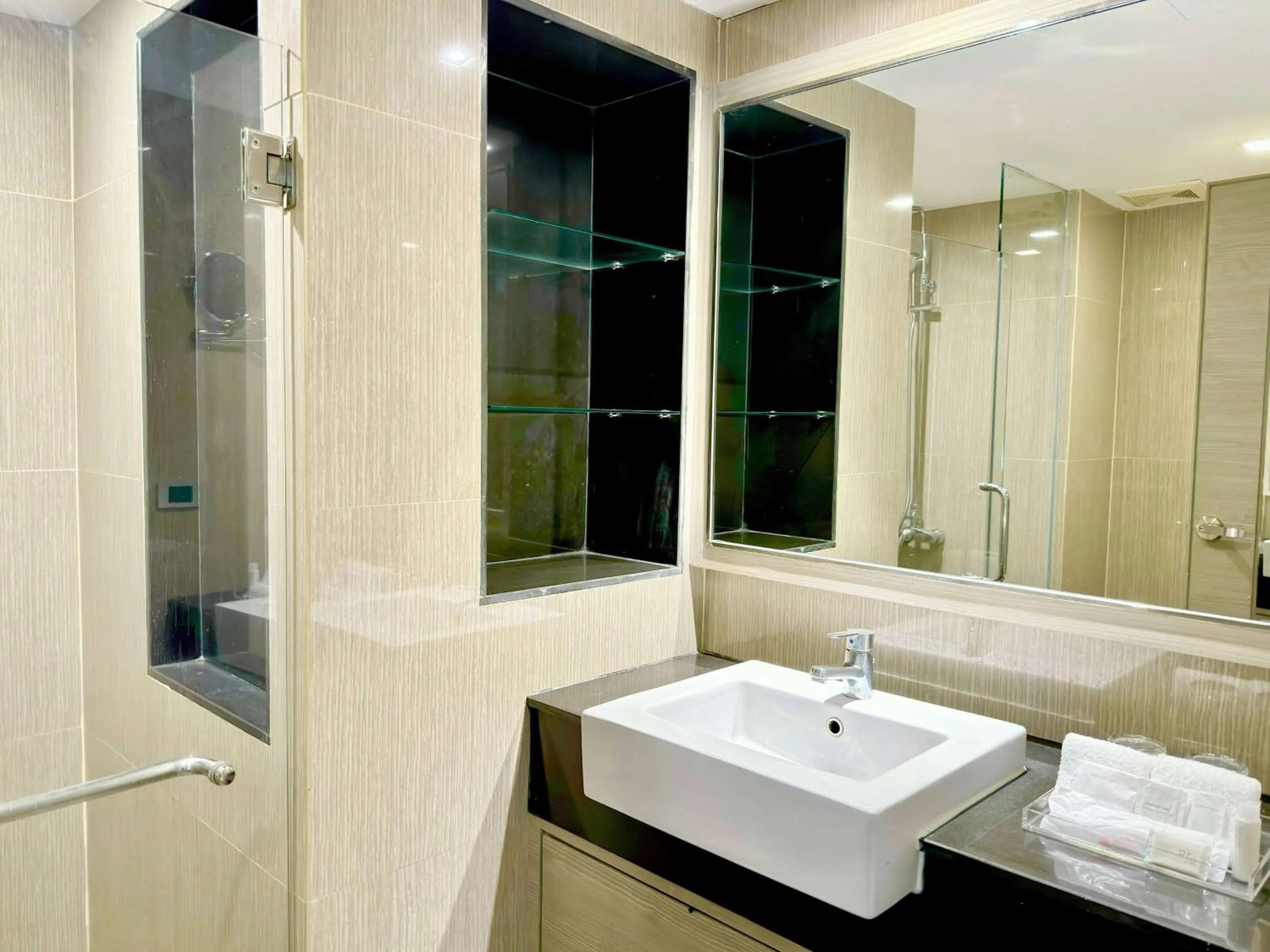 Bathroom in Ramada Sukhumvit Soi Eleven