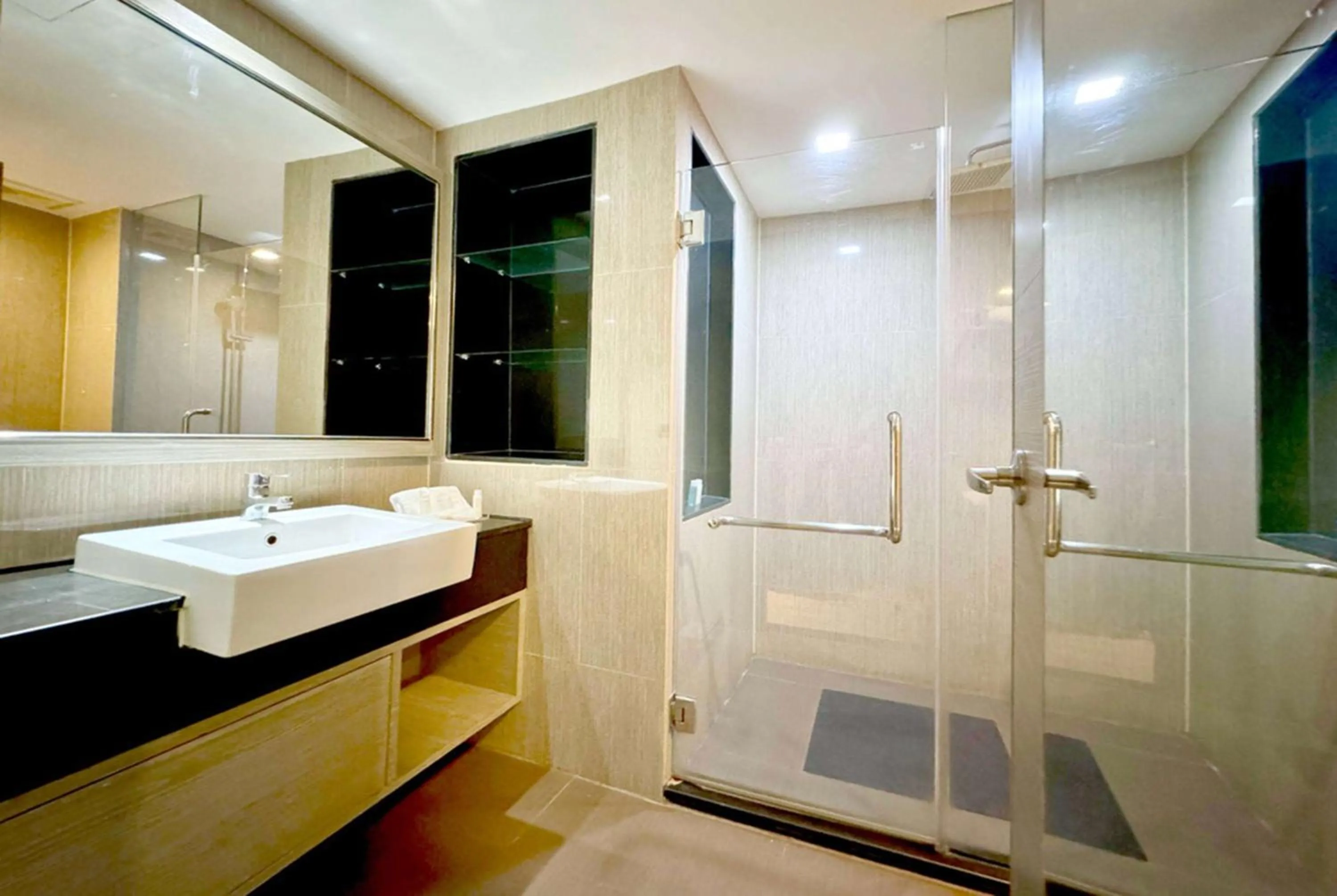 Bathroom in Ramada Sukhumvit Soi Eleven