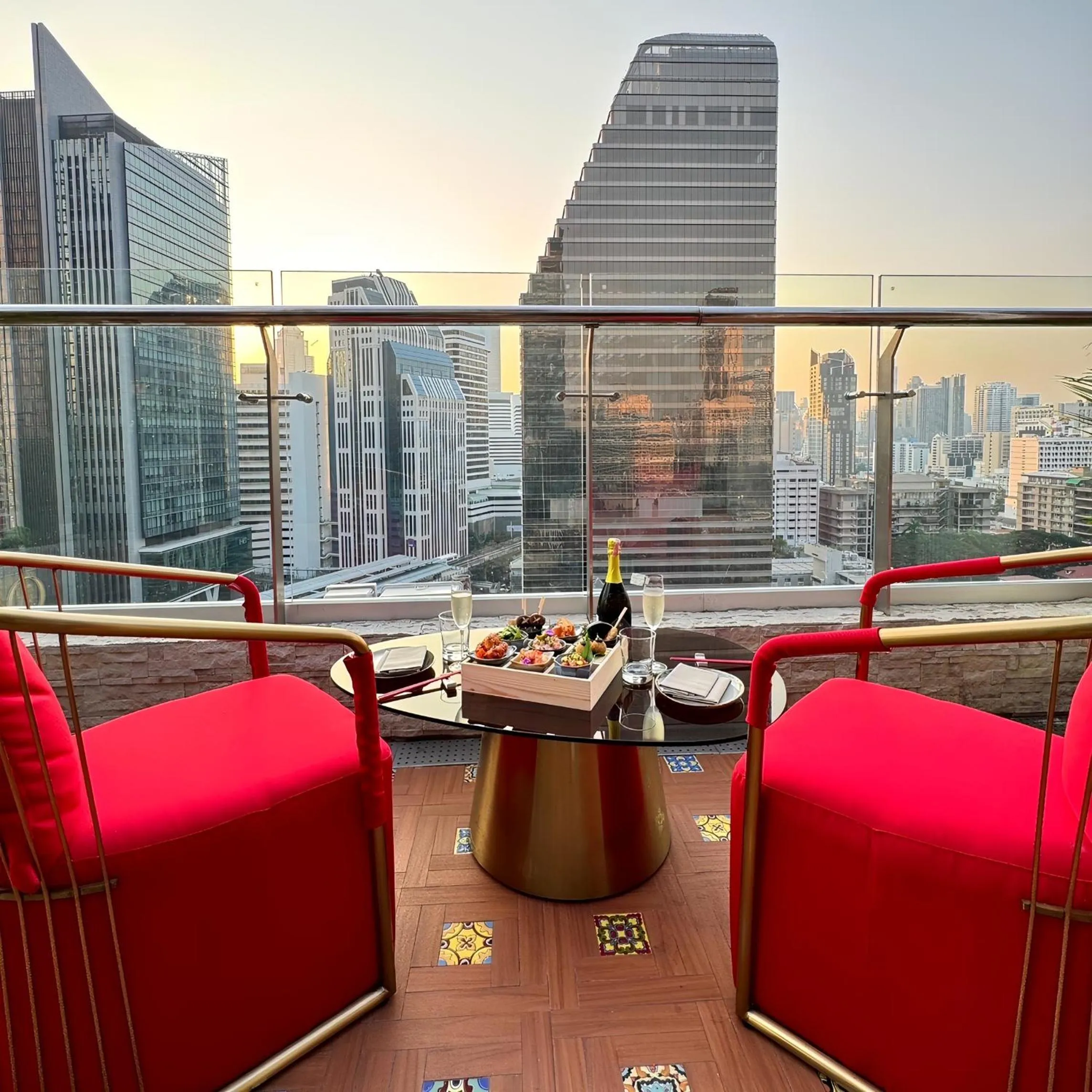 Restaurant/places to eat in Ramada Sukhumvit Soi Eleven