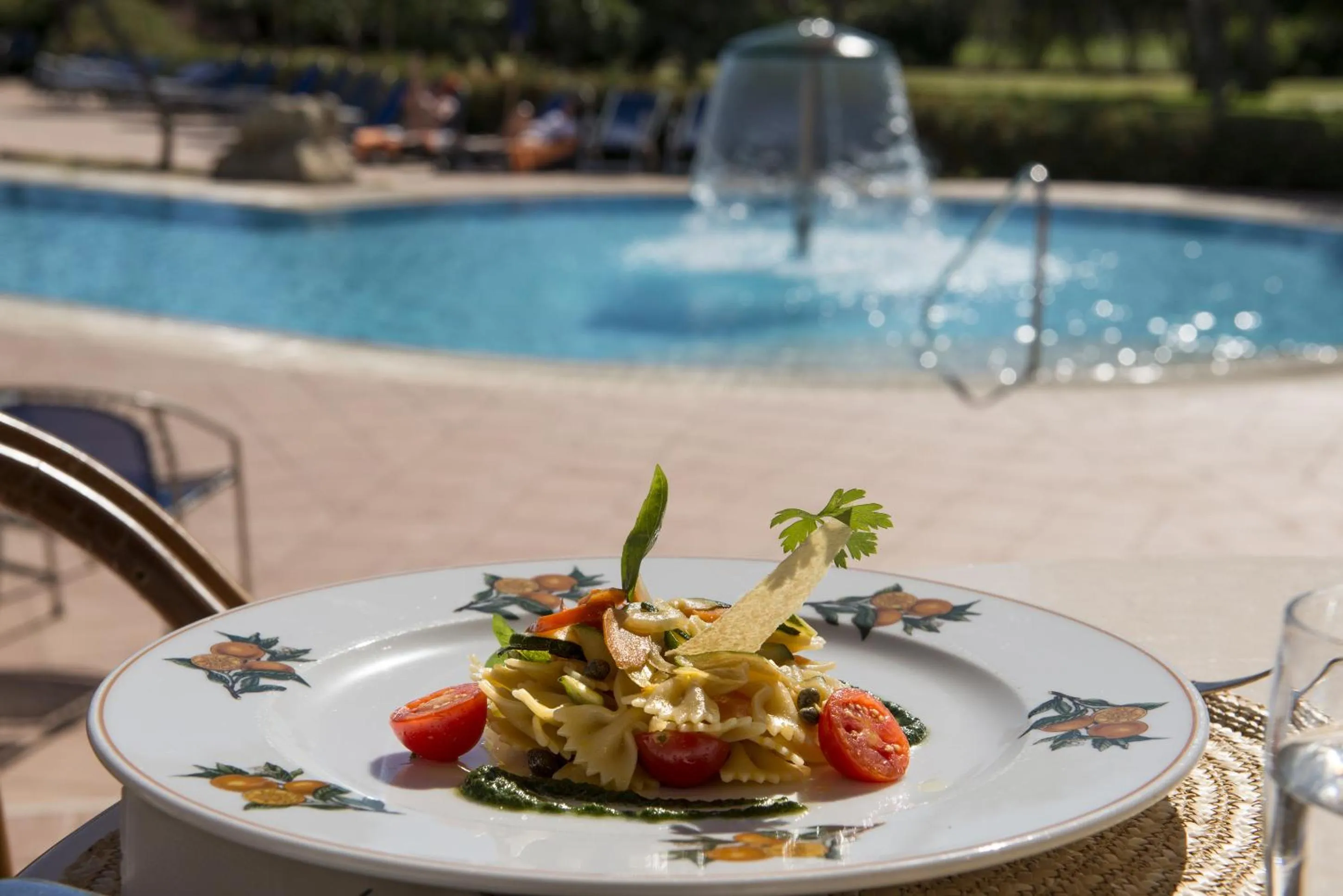 Restaurant/places to eat in Lantana Resort Hotel&Apartments