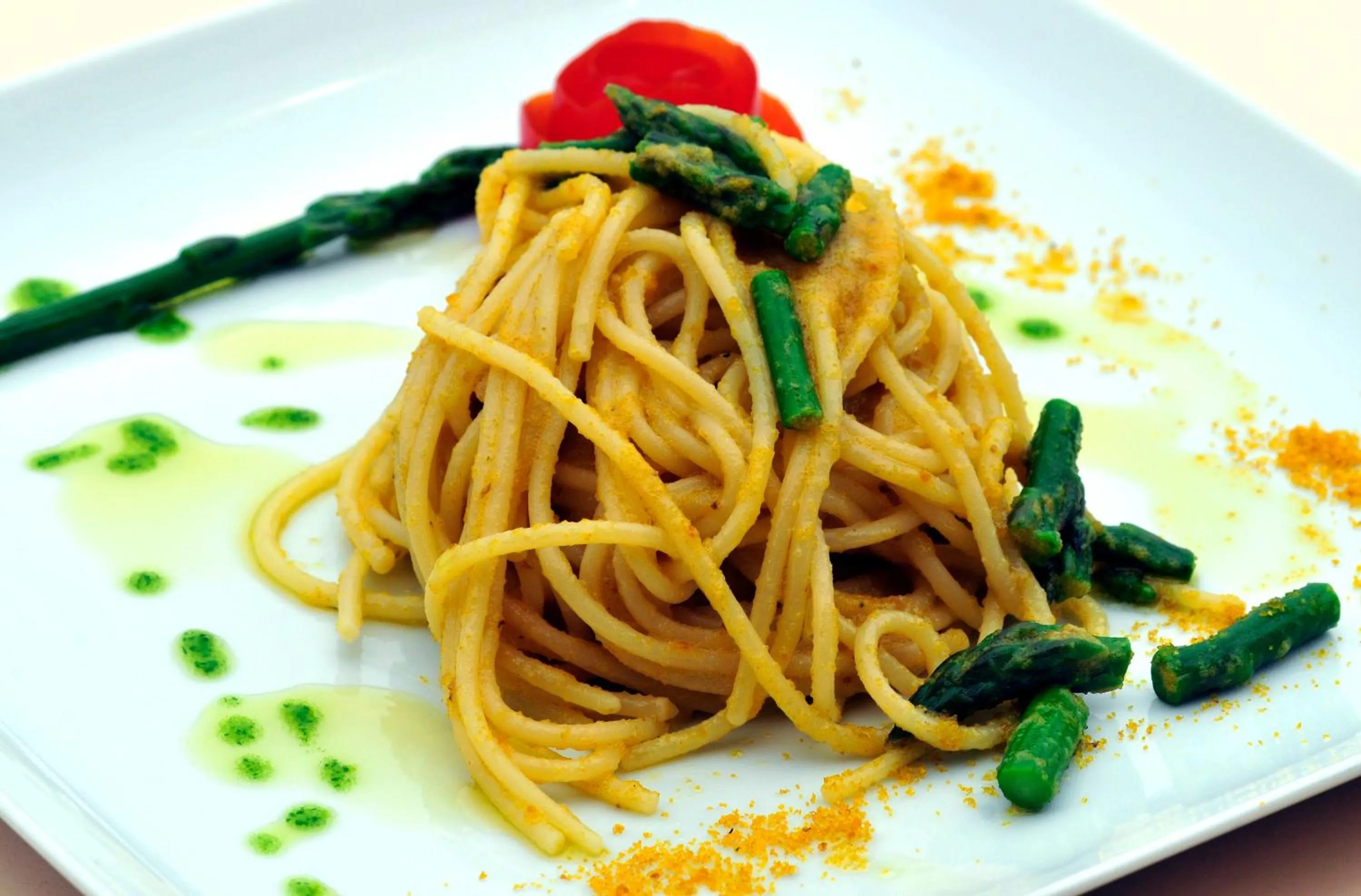 Food in Lantana Resort Hotel&Apartments