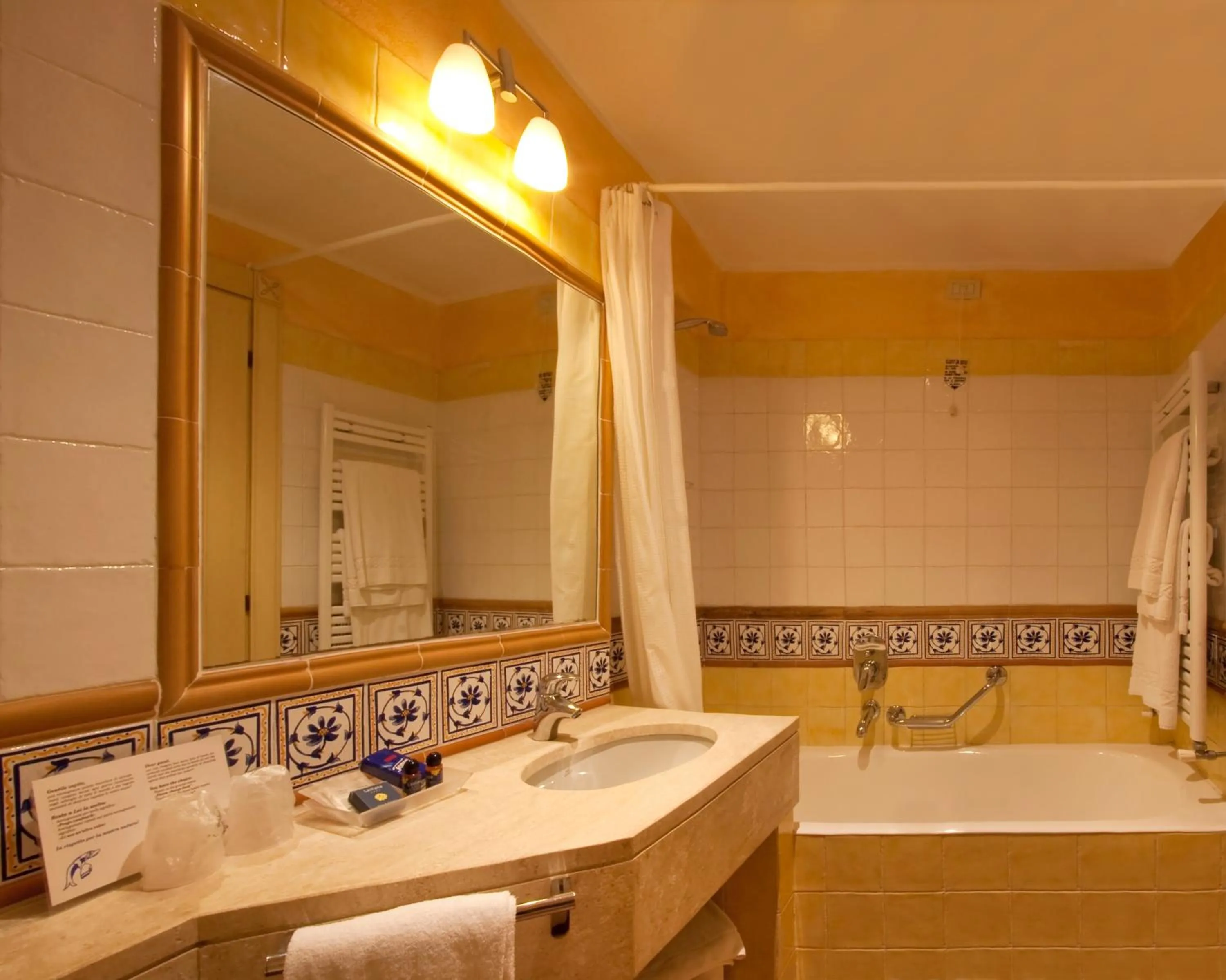 Bathroom in Lantana Resort Hotel&Apartments