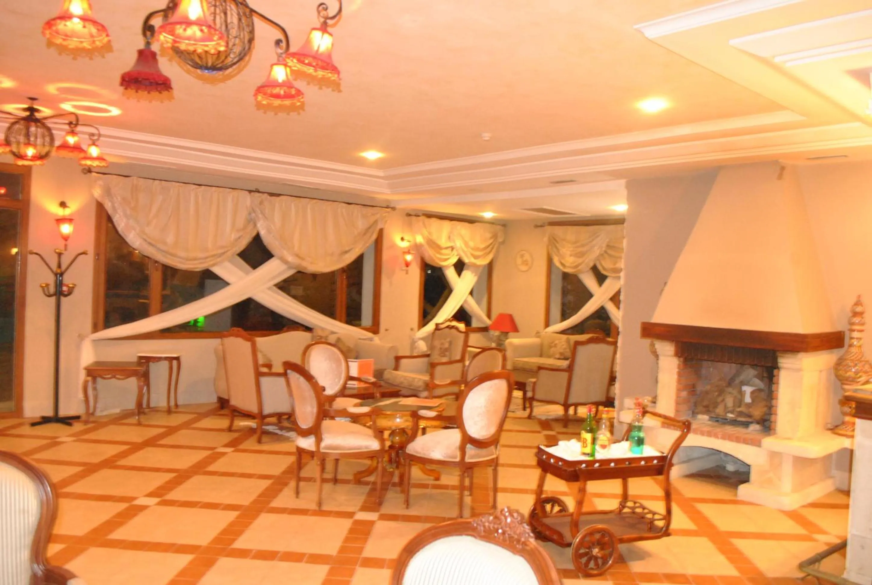 Restaurant/places to eat in Hotel de charme et SPA Dar El Bhar