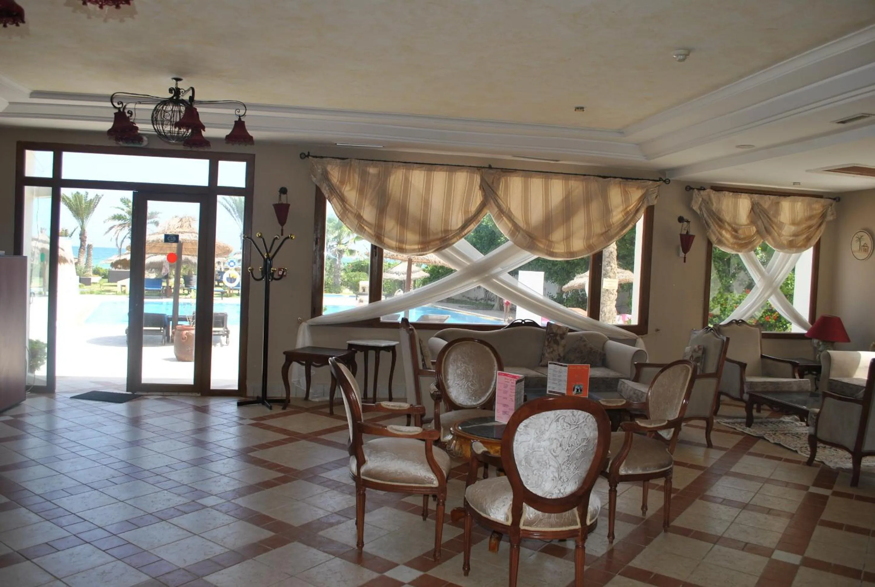 Restaurant/places to eat in Hotel de charme et SPA Dar El Bhar