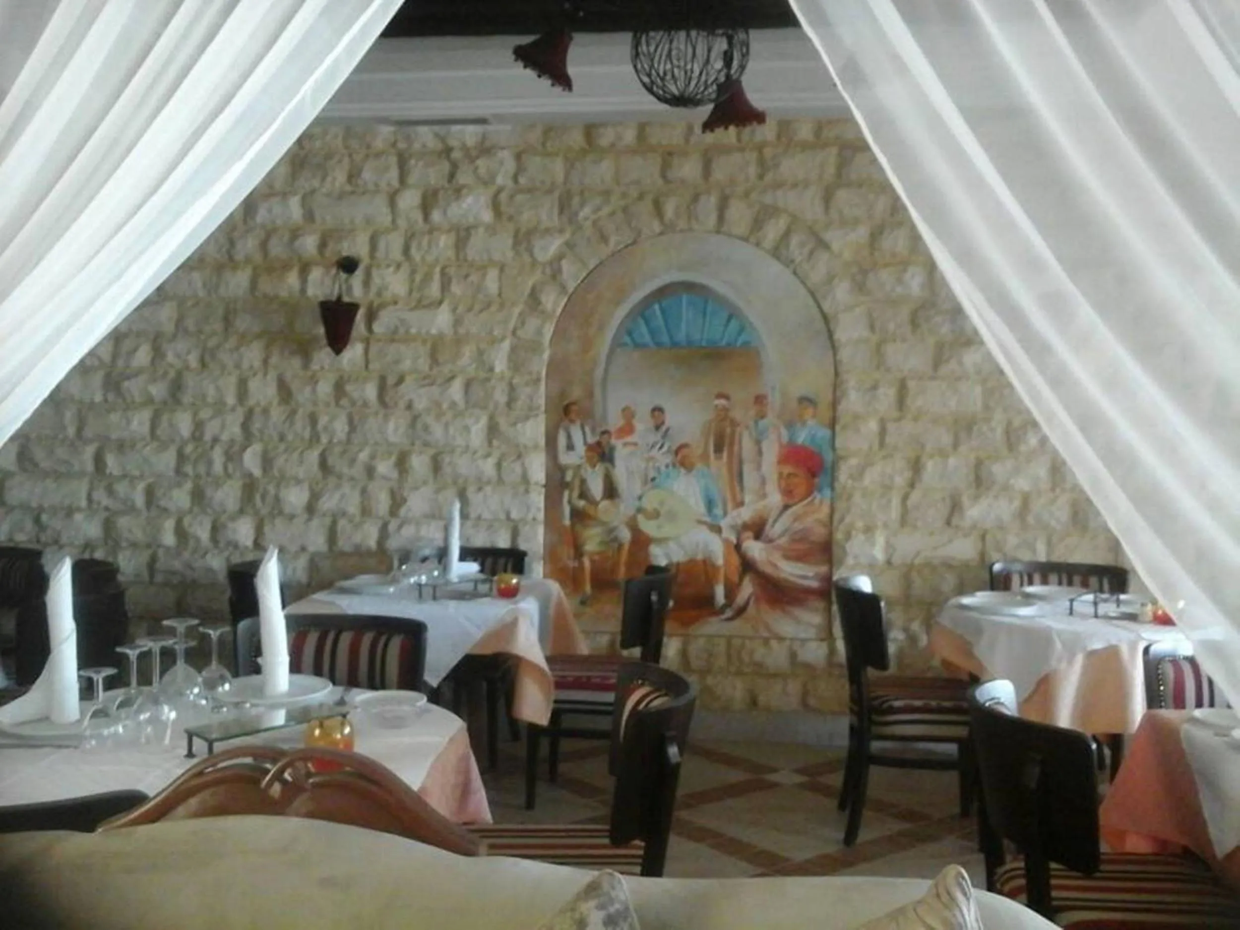 Restaurant/places to eat in Hotel de charme et SPA Dar El Bhar