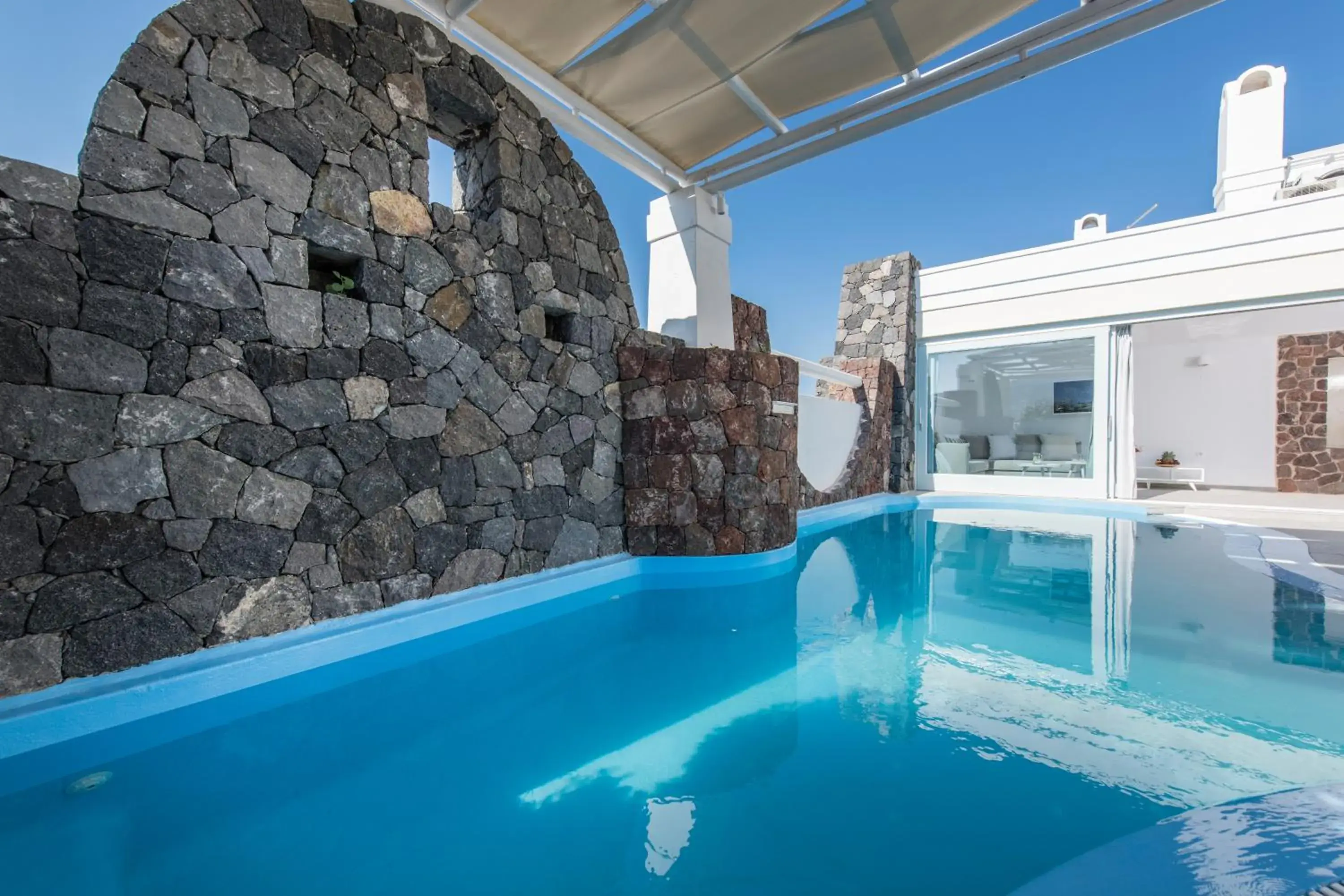 Four-Bedroom Villa with Private Pool - Aspronisi in Secret Earth Villas - Santorini Four-Bedroom Villa with Private Pool - Aspronisi in Secret Earth Villas - Santorini