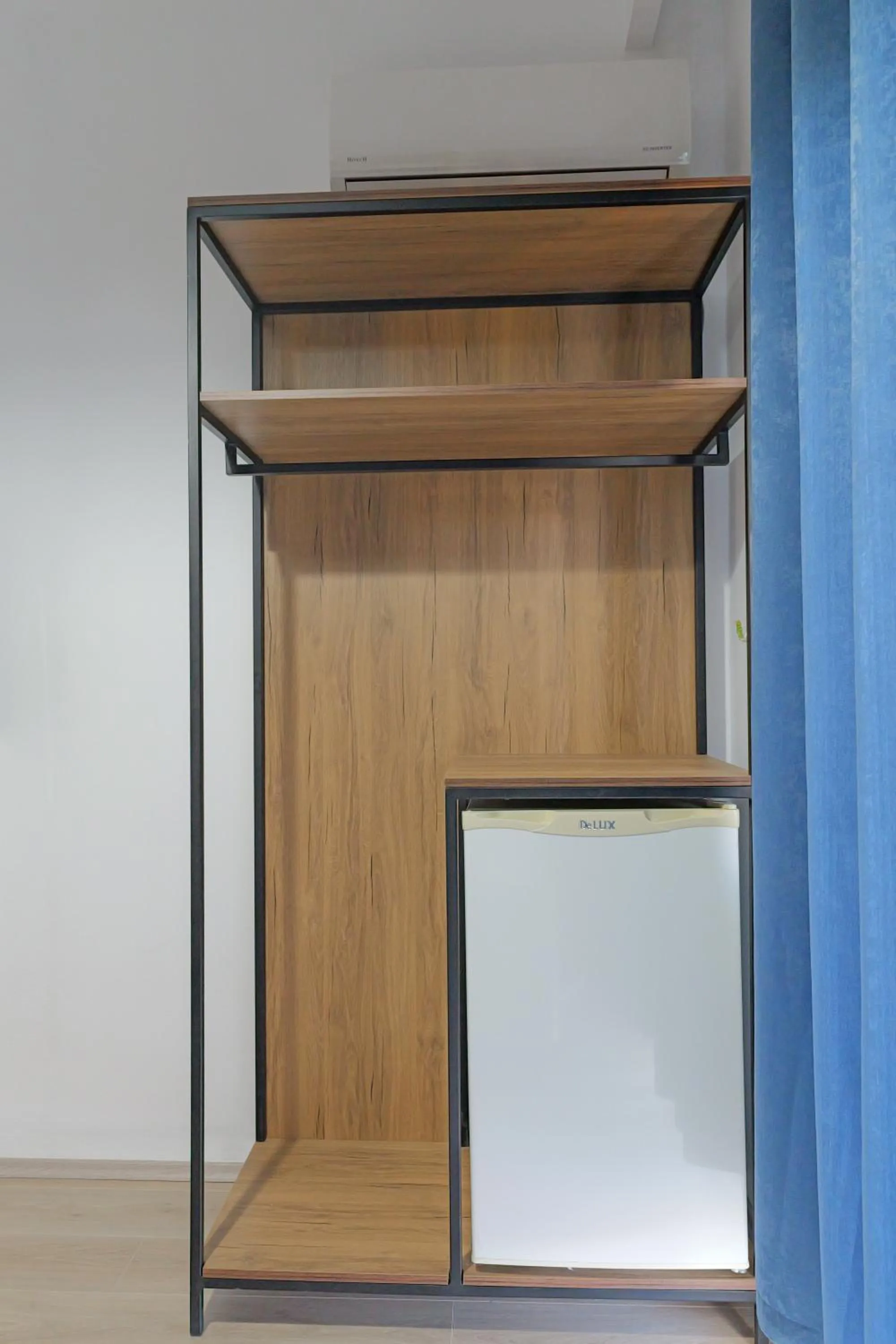 wardrobe in Hotel Holiday