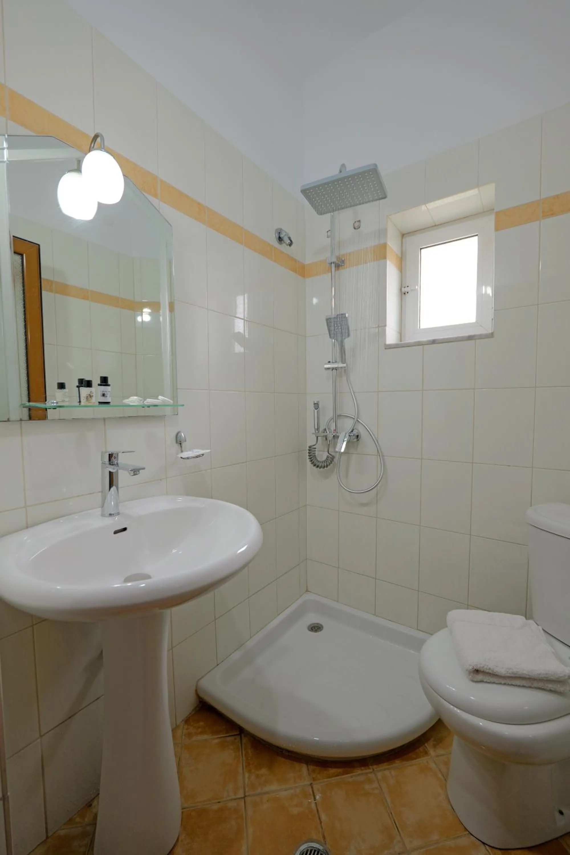 Bathroom in Hotel Holiday