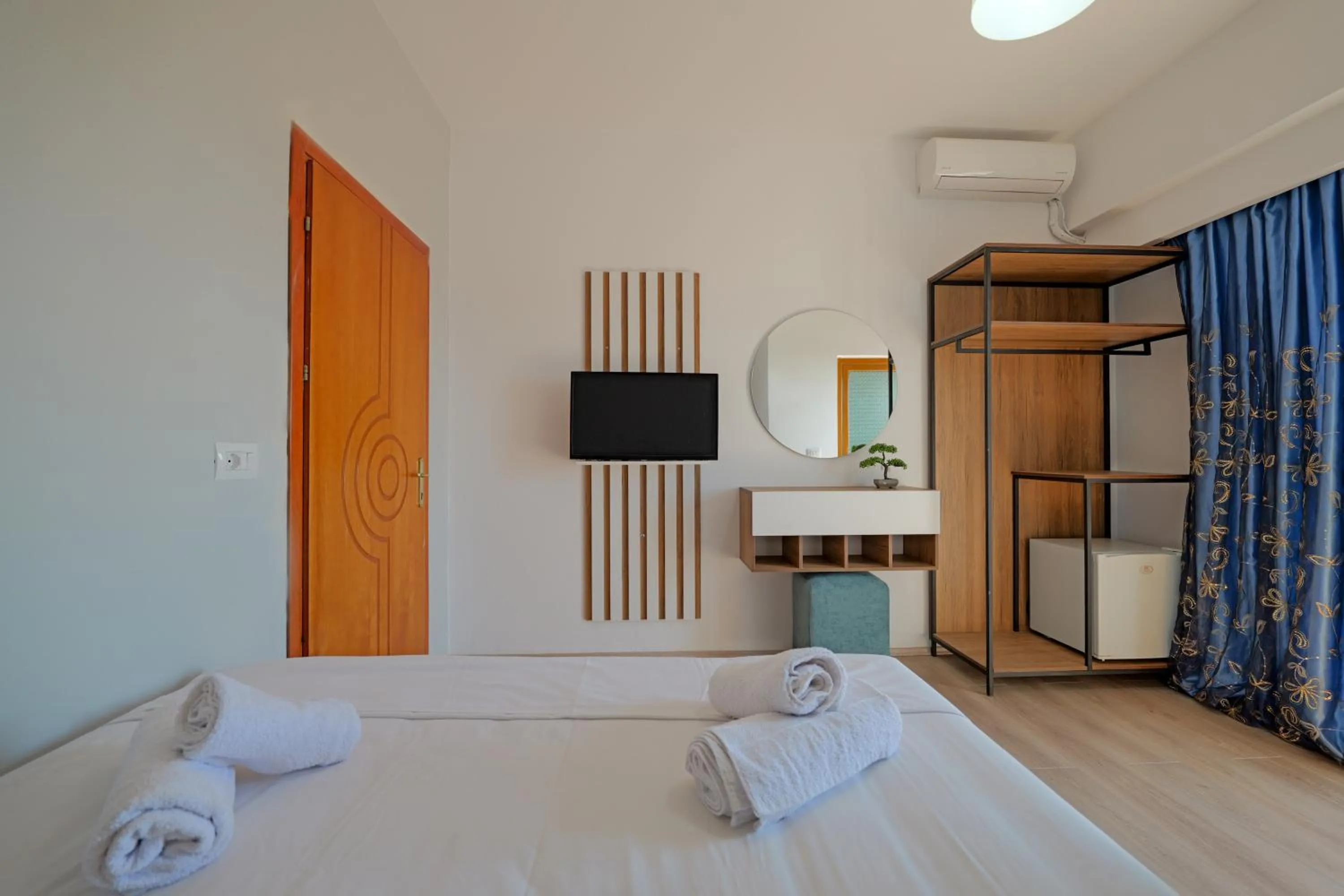 Photo of the whole room in Hotel Holiday