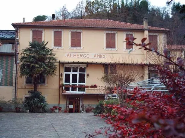 Property building in Albergo Amici