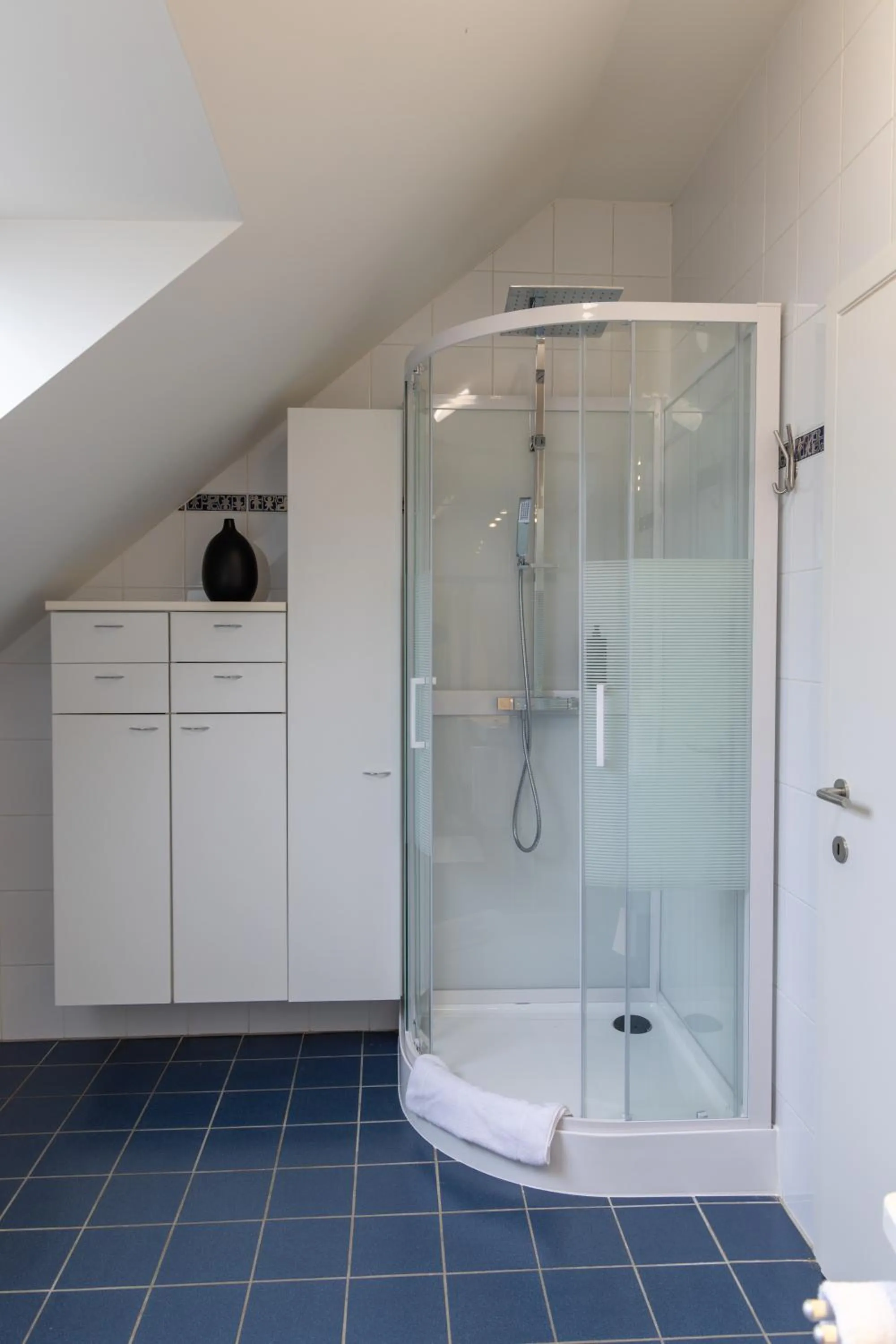 Shower in Hotel & Apartments Bibois Leuven