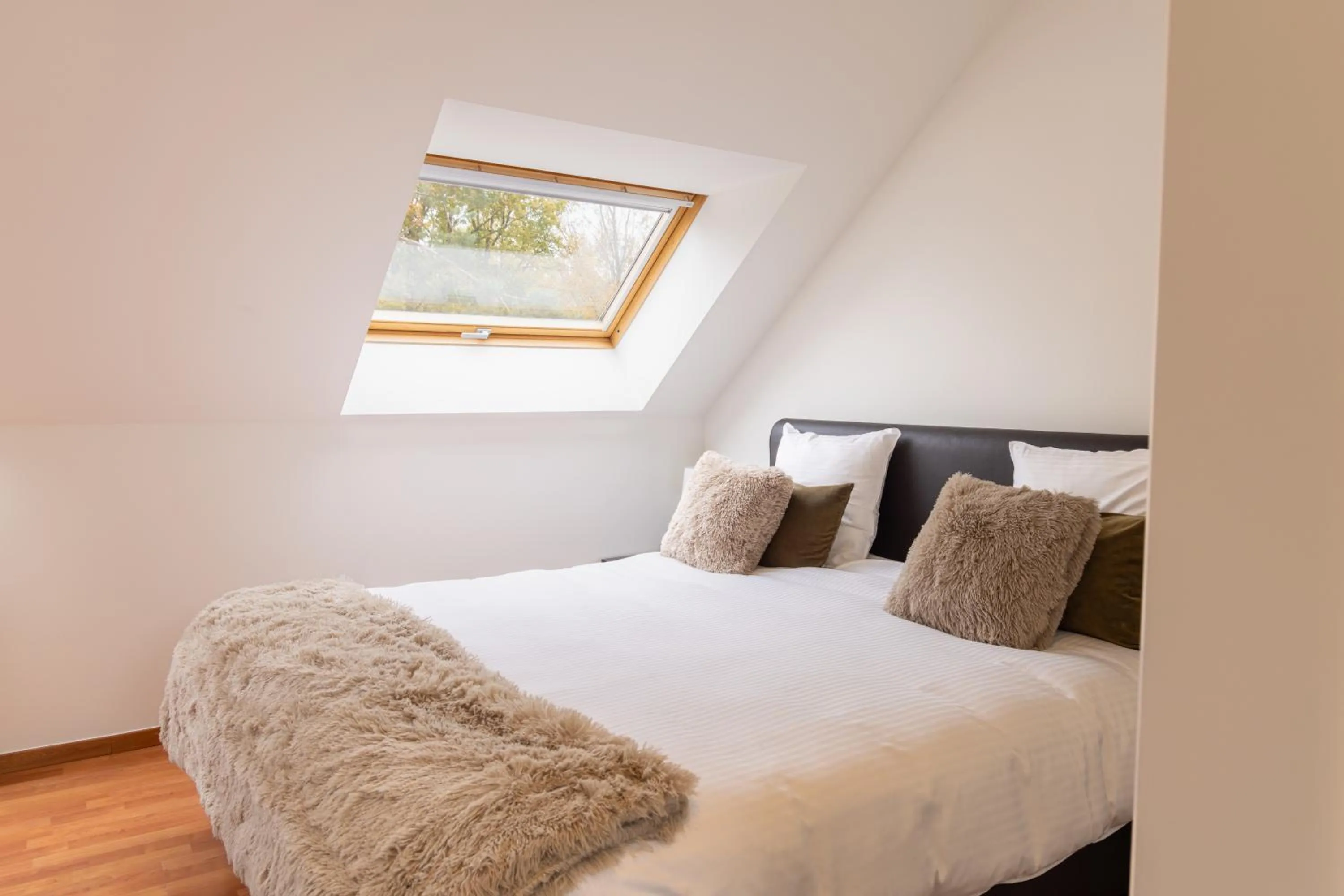 Bedroom, Bed in Hotel & Apartments Bibois Leuven