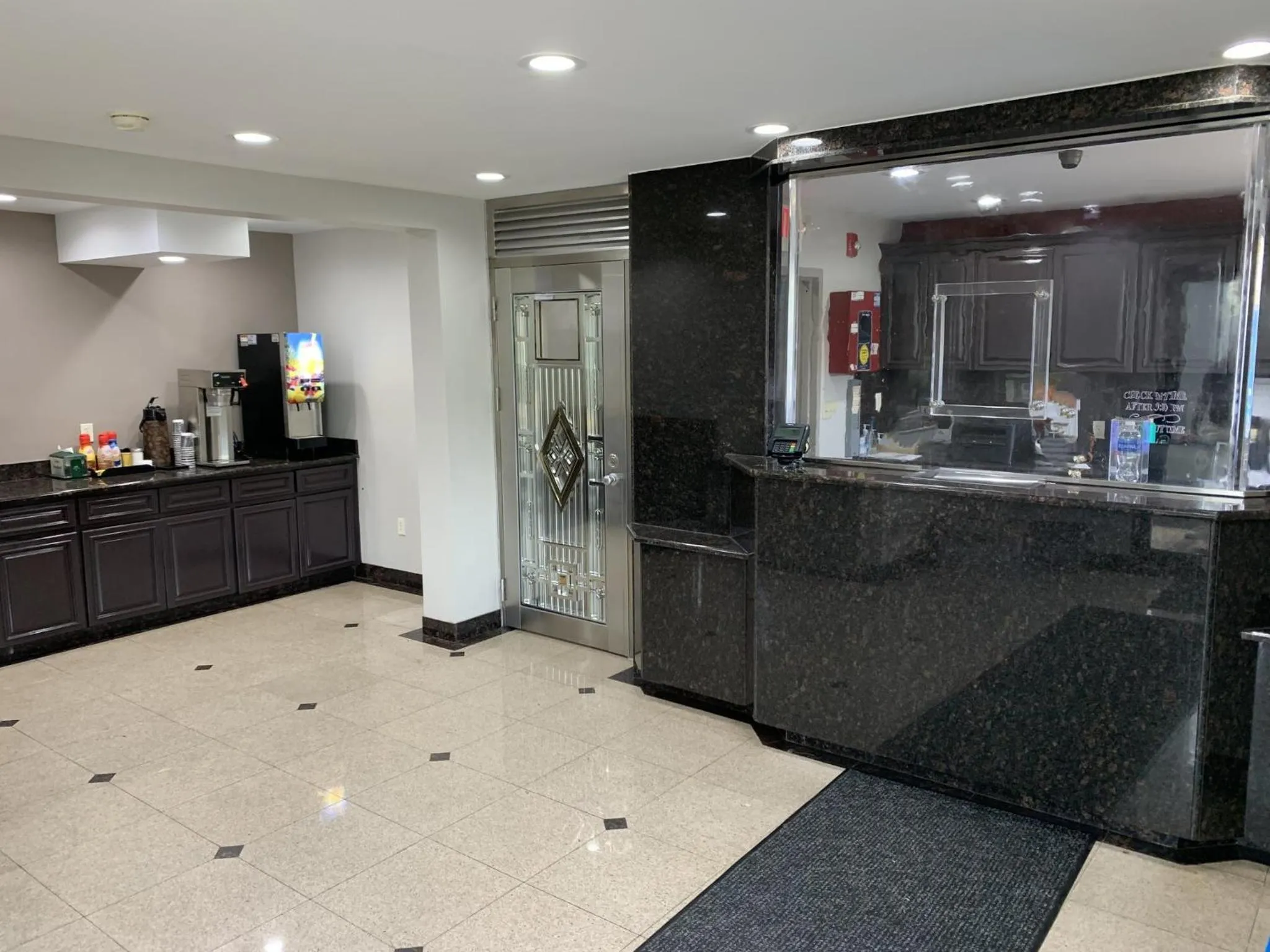 Lobby or reception in Red Roof Inn Copiague