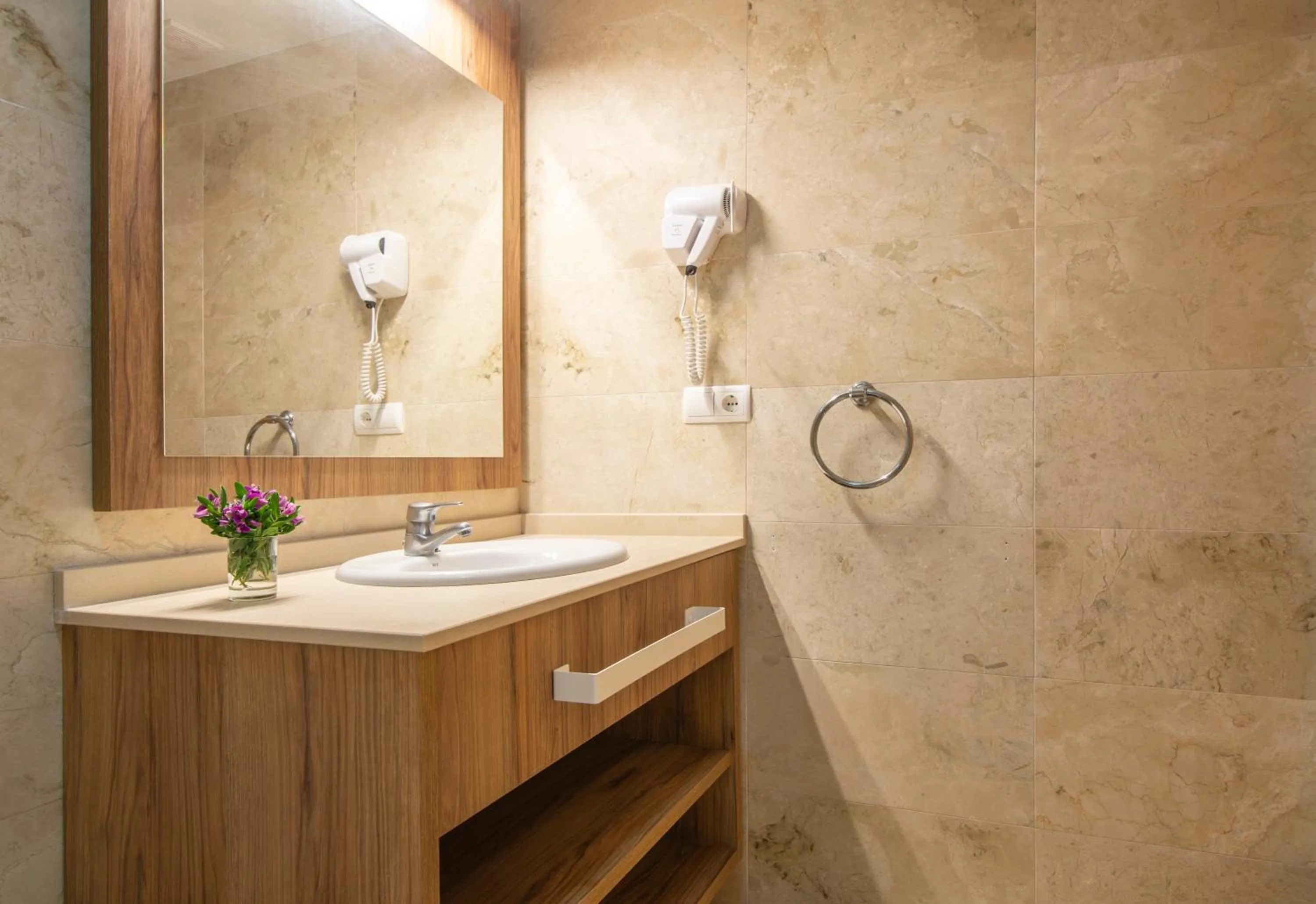 Bathroom in Pierre & Vacances Apartamentos Benidorm Horizon