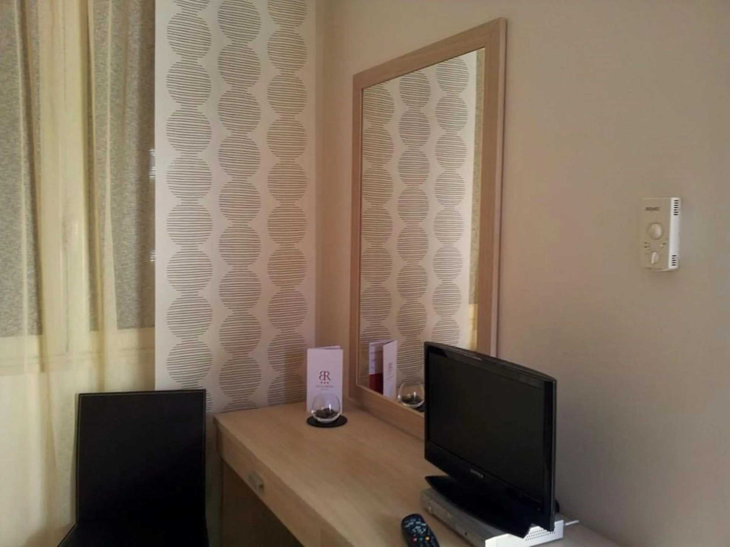 TV and multimedia in Hotel Bulla Regia