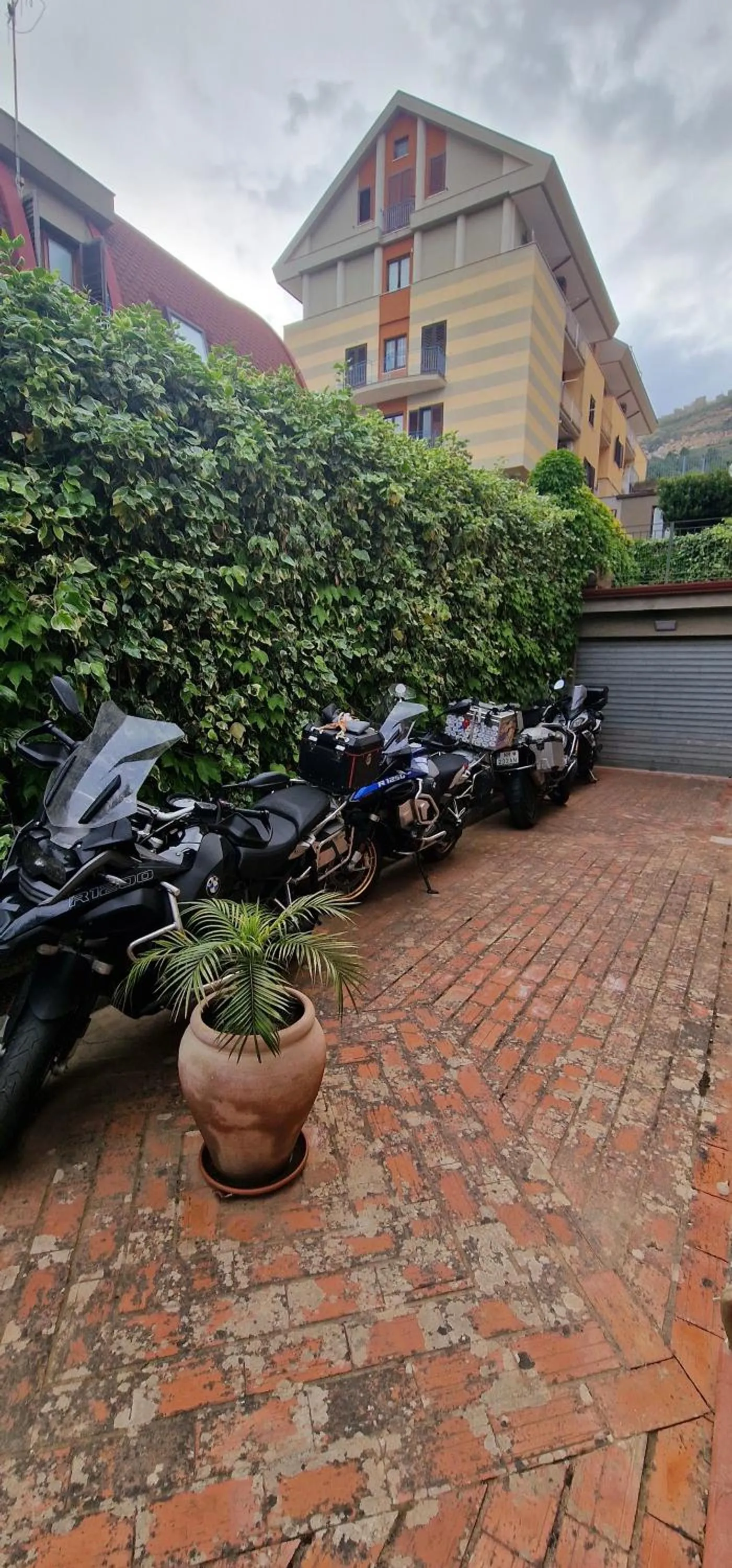 Parking in Il Piccolo Hotel