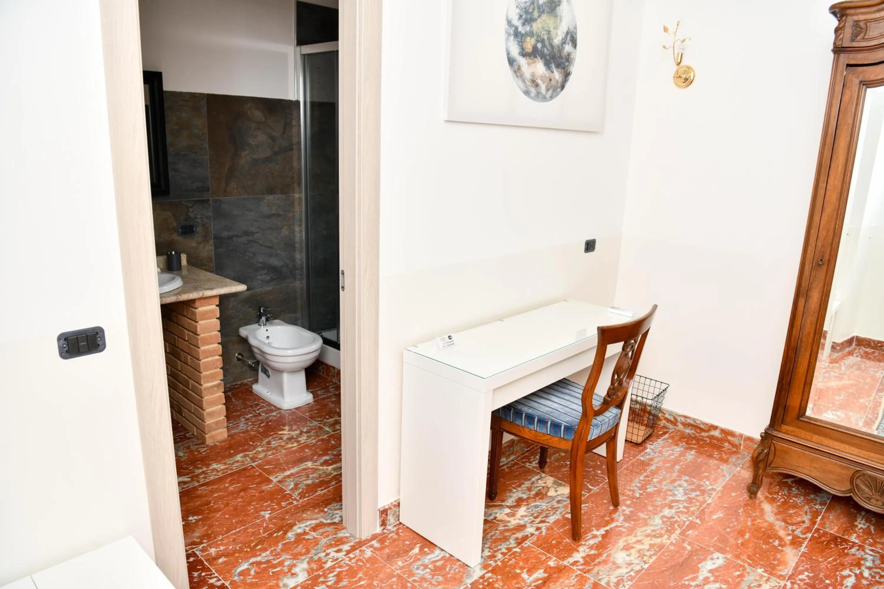 Decorative detail in Il Piccolo Hotel