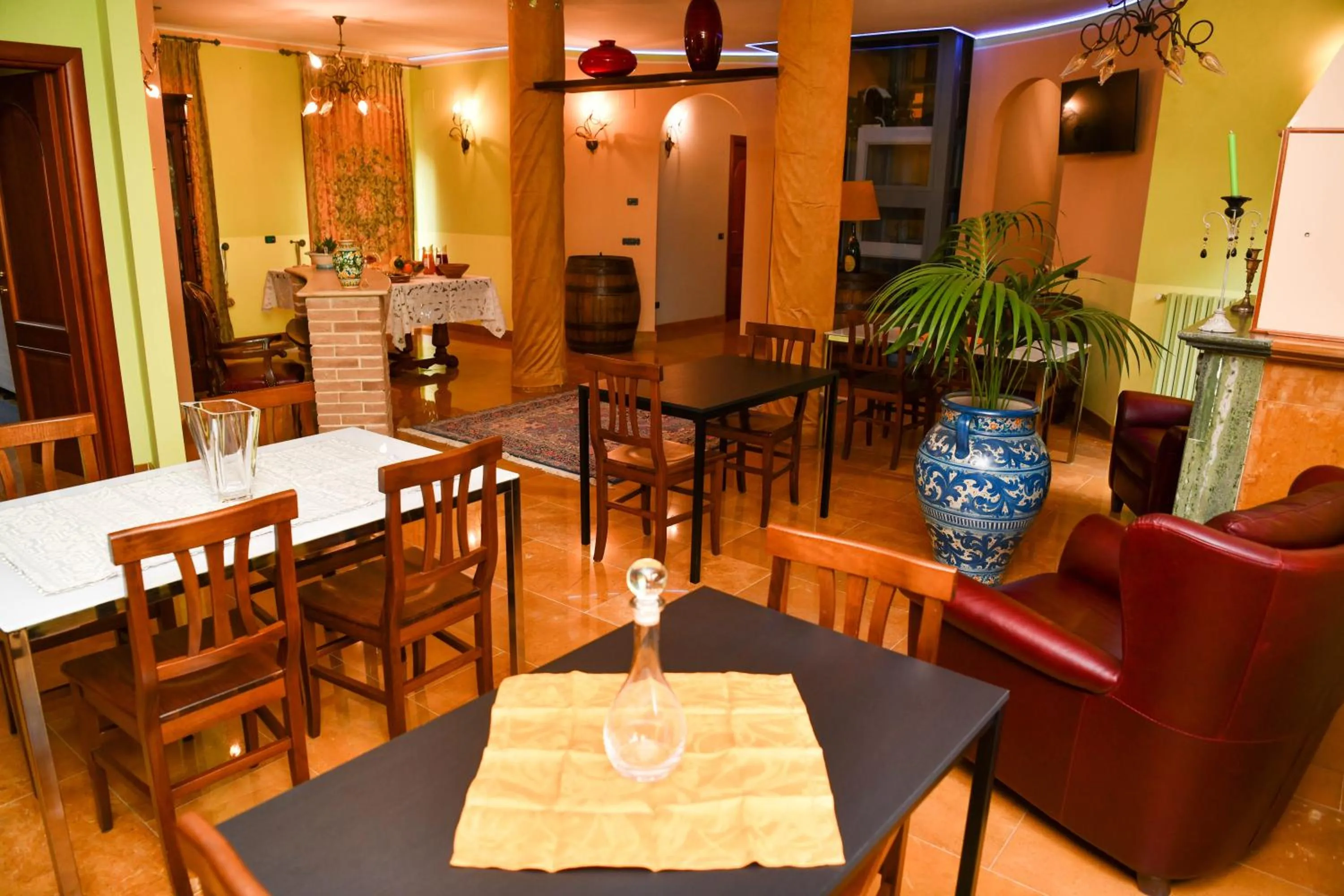 Seating area in Il Piccolo Hotel