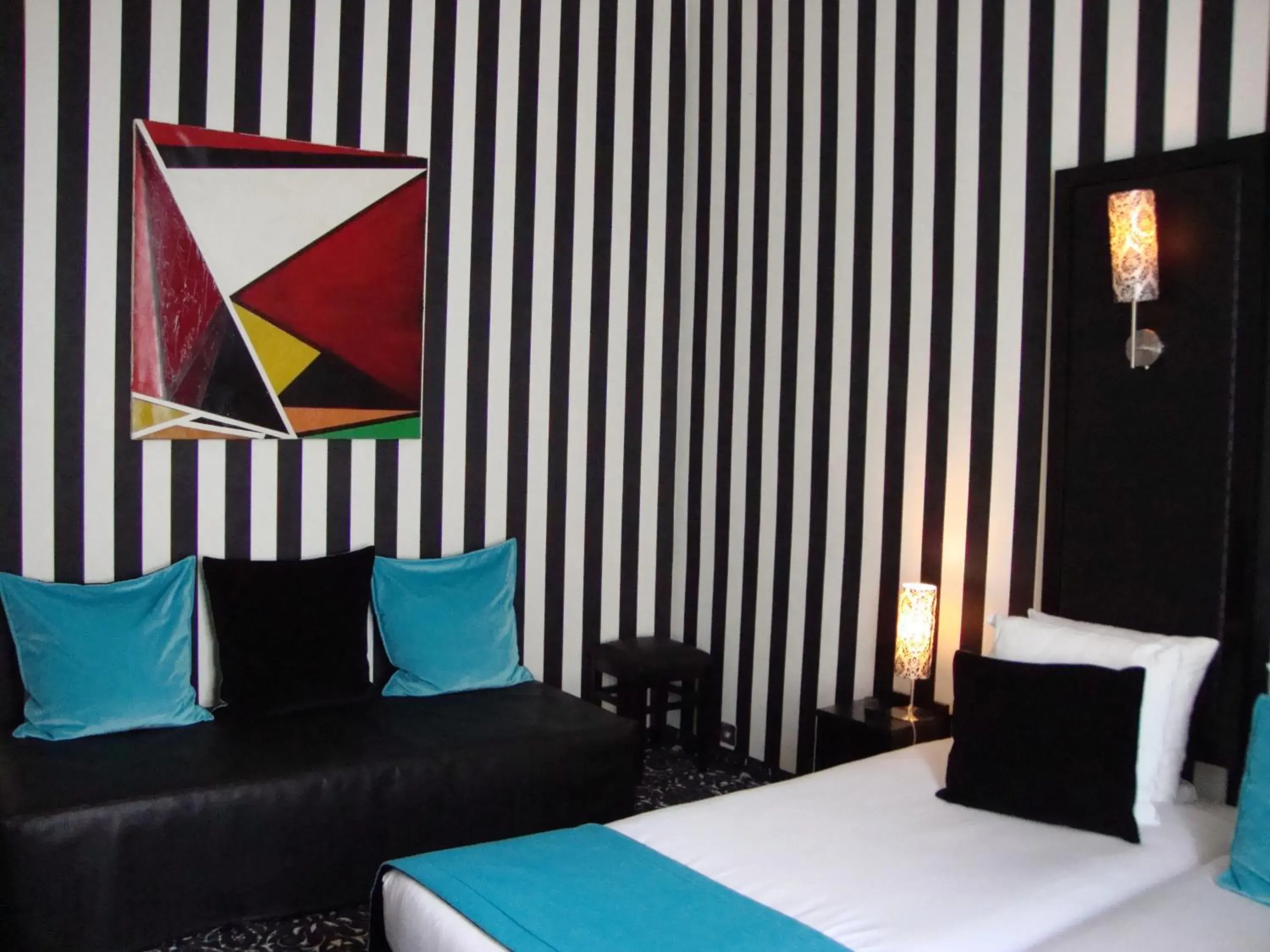 Privilege Triple Room in Hotel Peyris Opera Privilege Triple Room in Hotel Peyris Opera