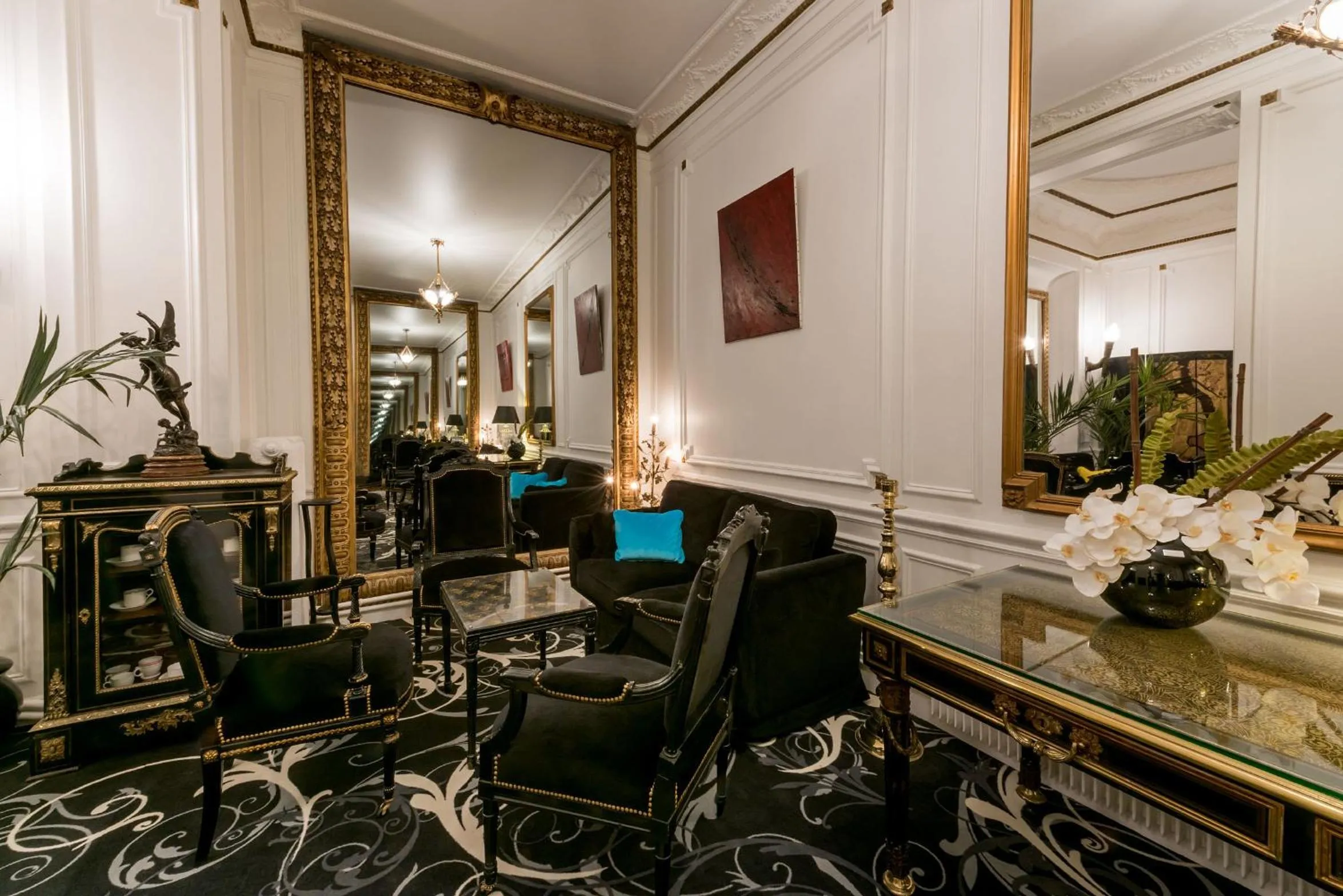 Lobby or reception in Hotel Peyris Opera