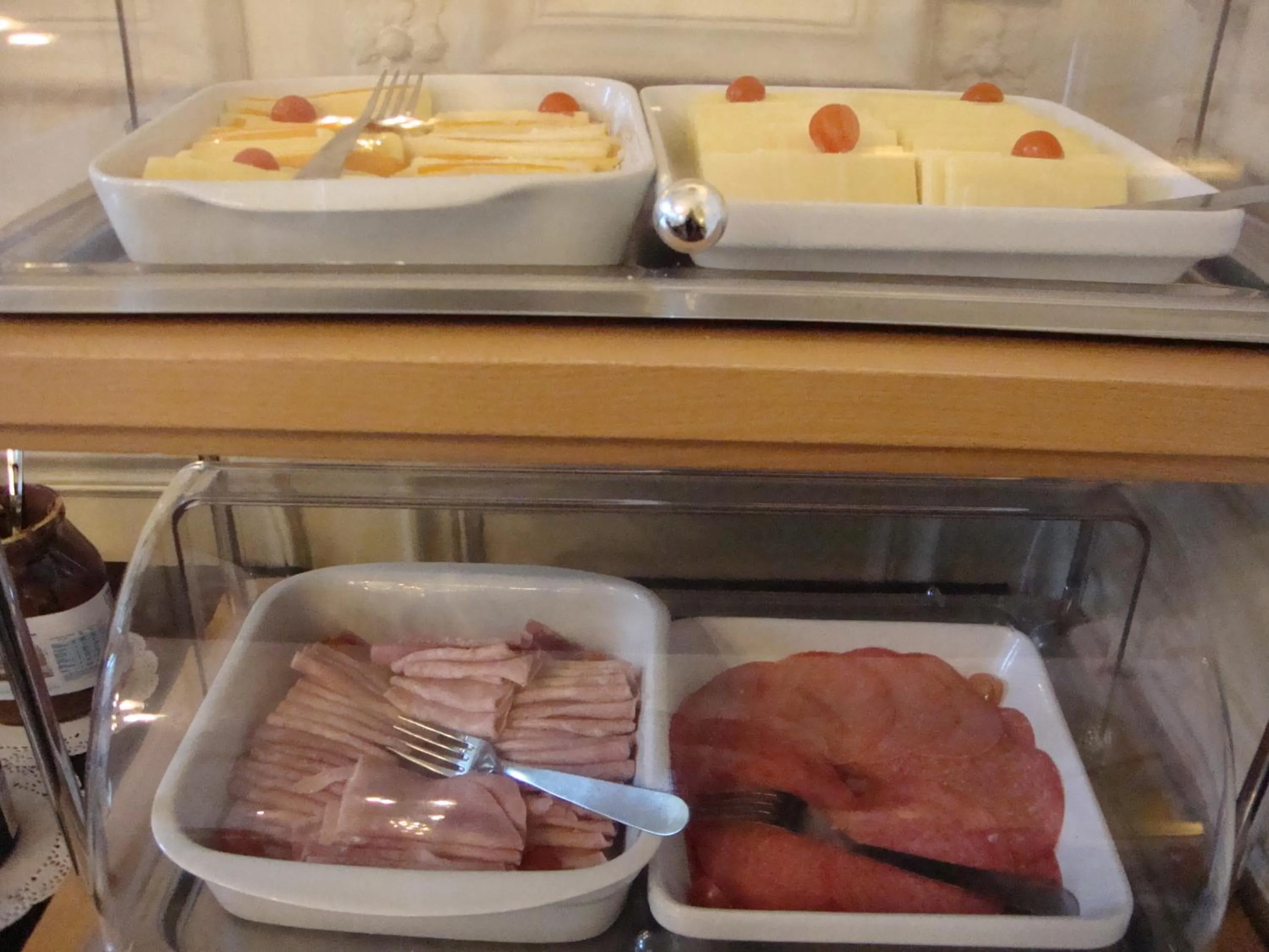 Food in Hotel Peyris Opera