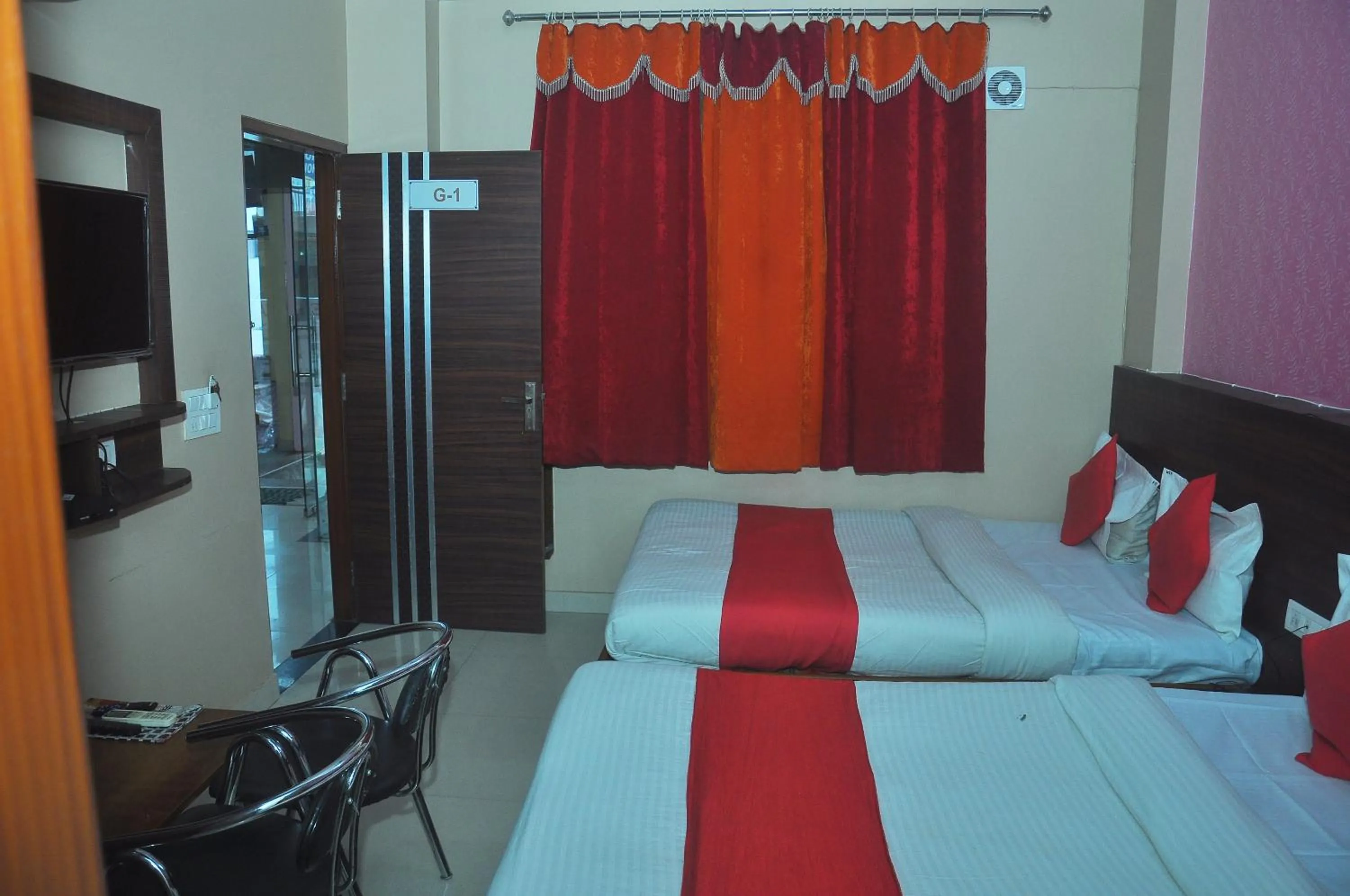 Bed in Hotel Thikana Palace