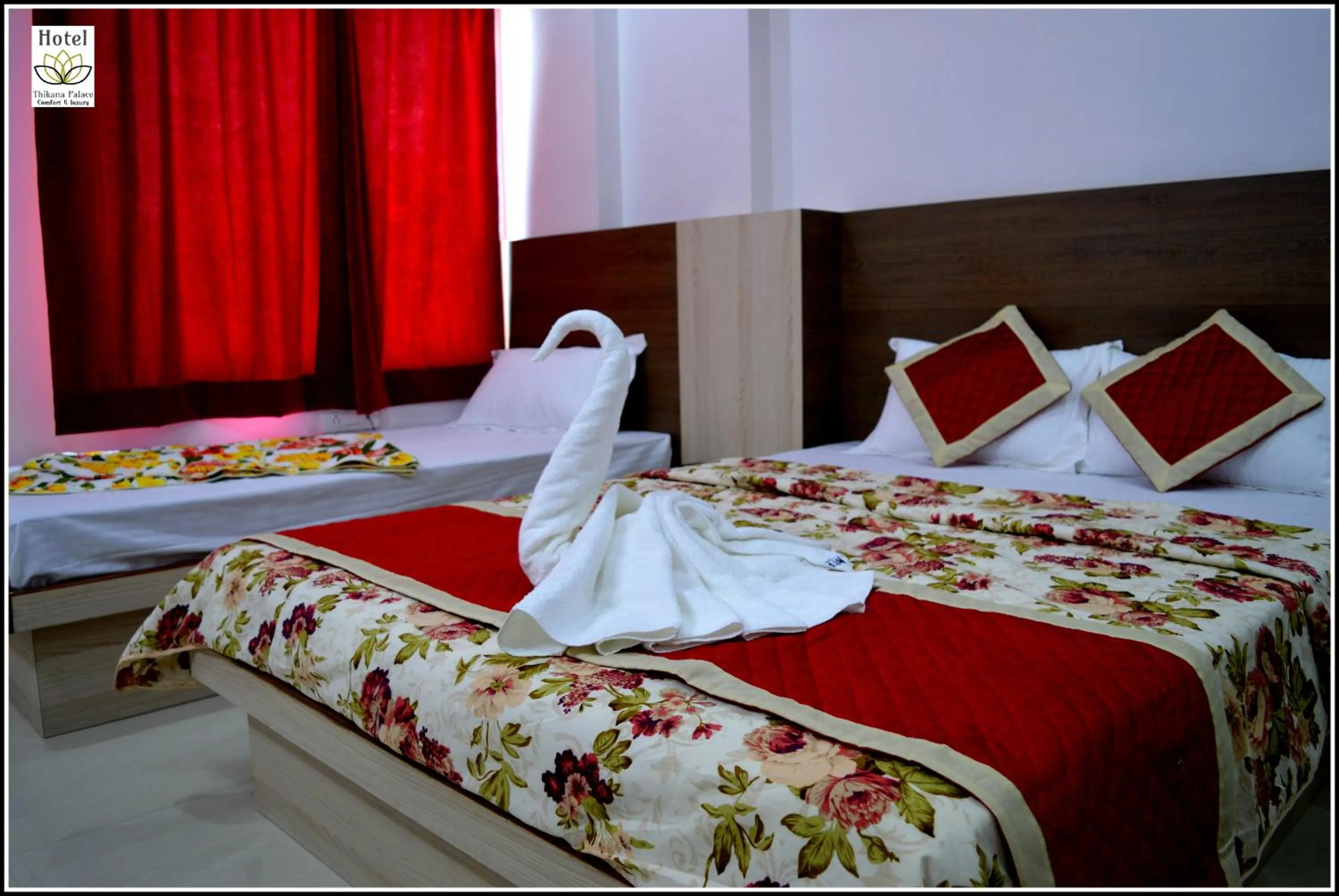 Bed in Hotel Thikana Palace