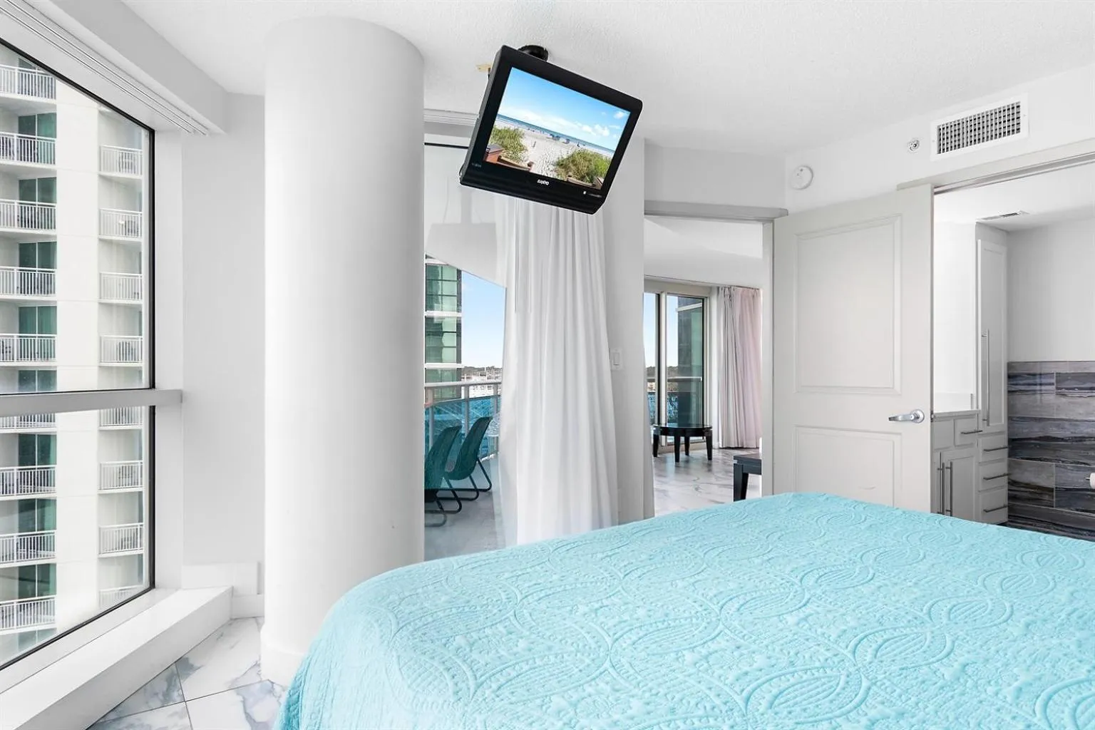 Bed in Ocean Front Corner Unit