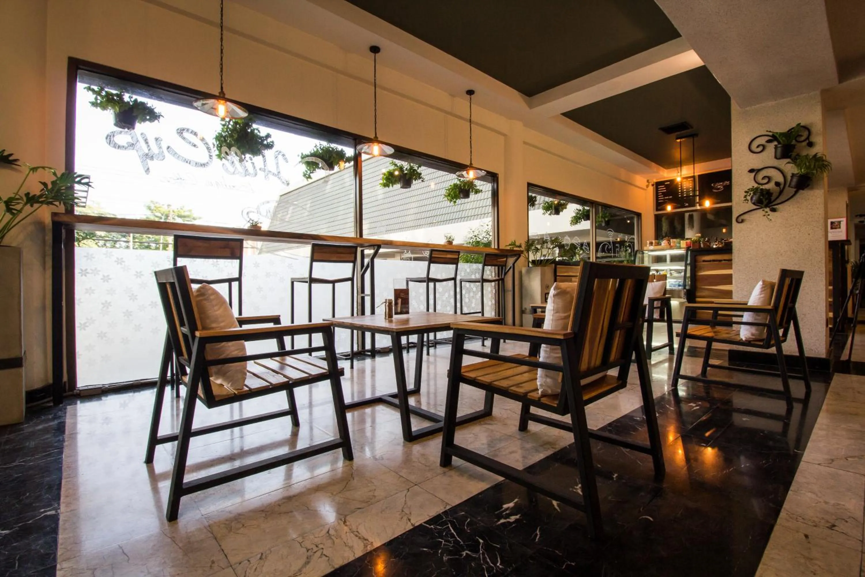 Entertainment in Chiang Mai Hill Hotel