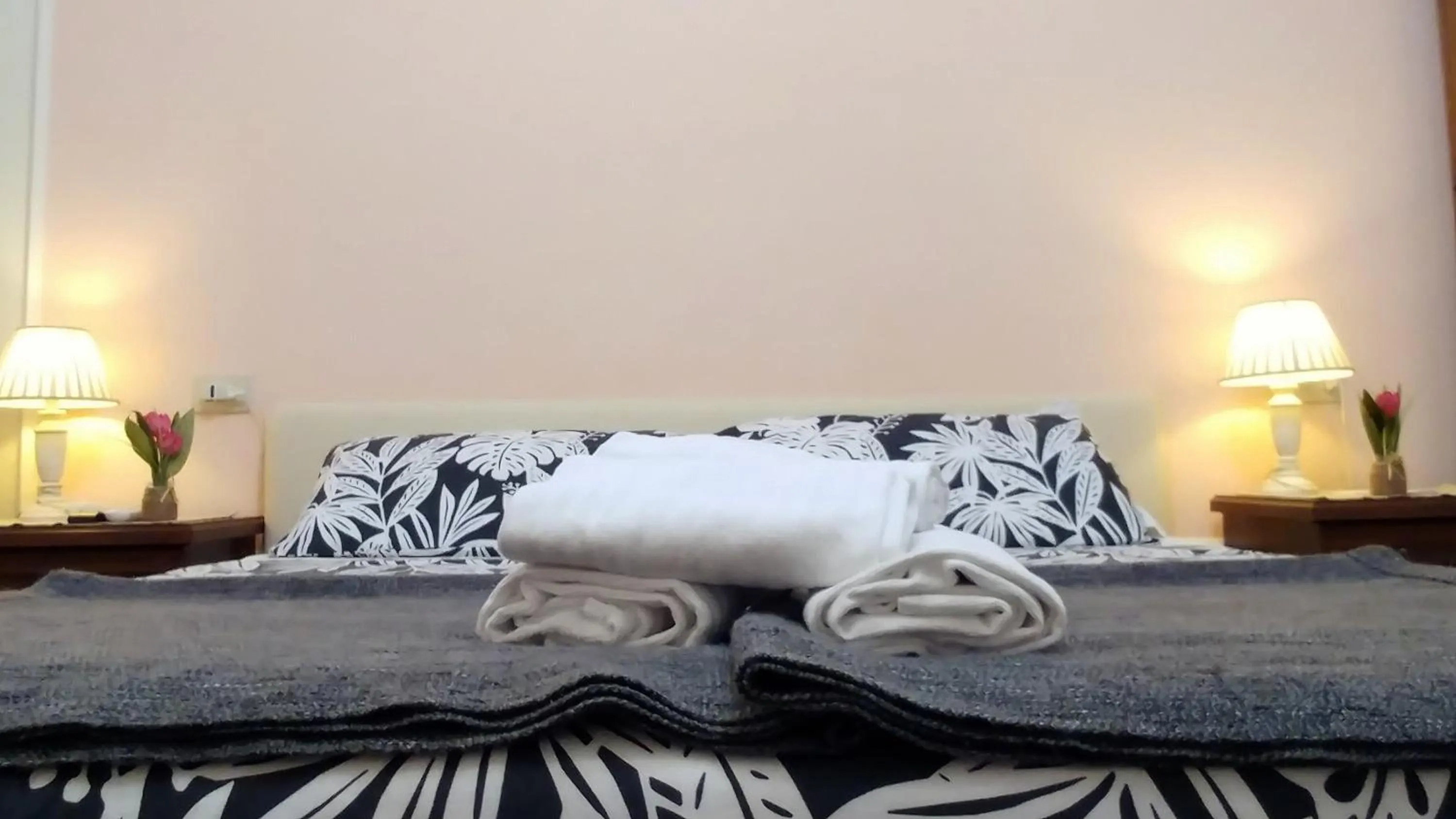 Bedroom, Bed in Dreaming Navona Rooms