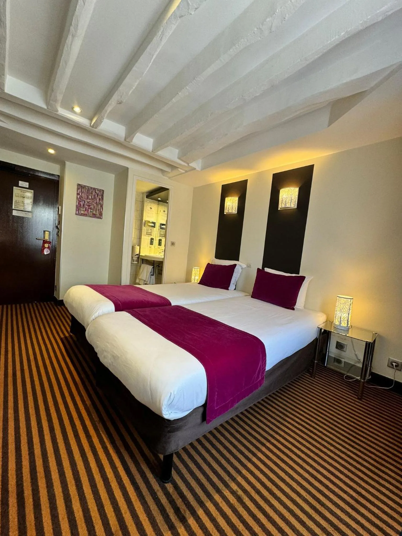 Bed in Hotel Pax Opera