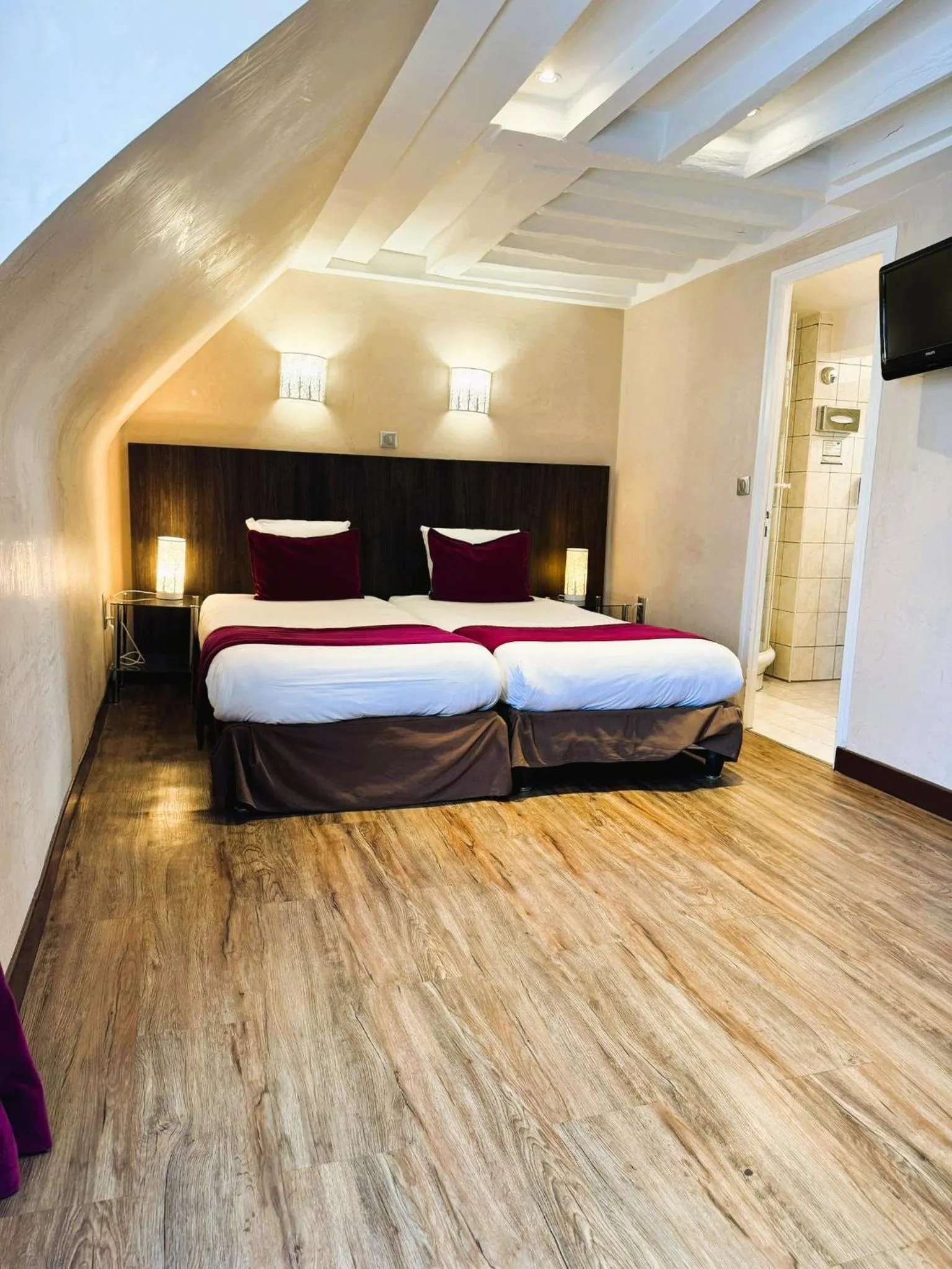 Bed in Hotel Pax Opera