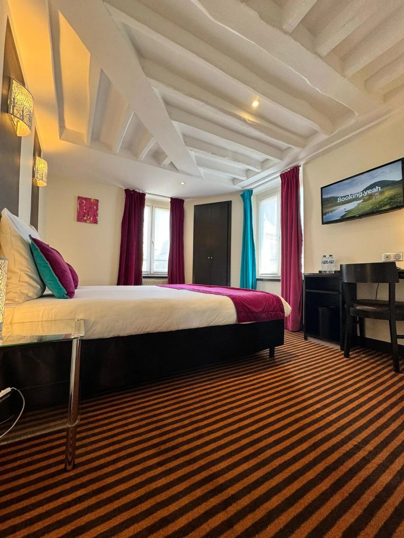 Bed in Hotel Pax Opera