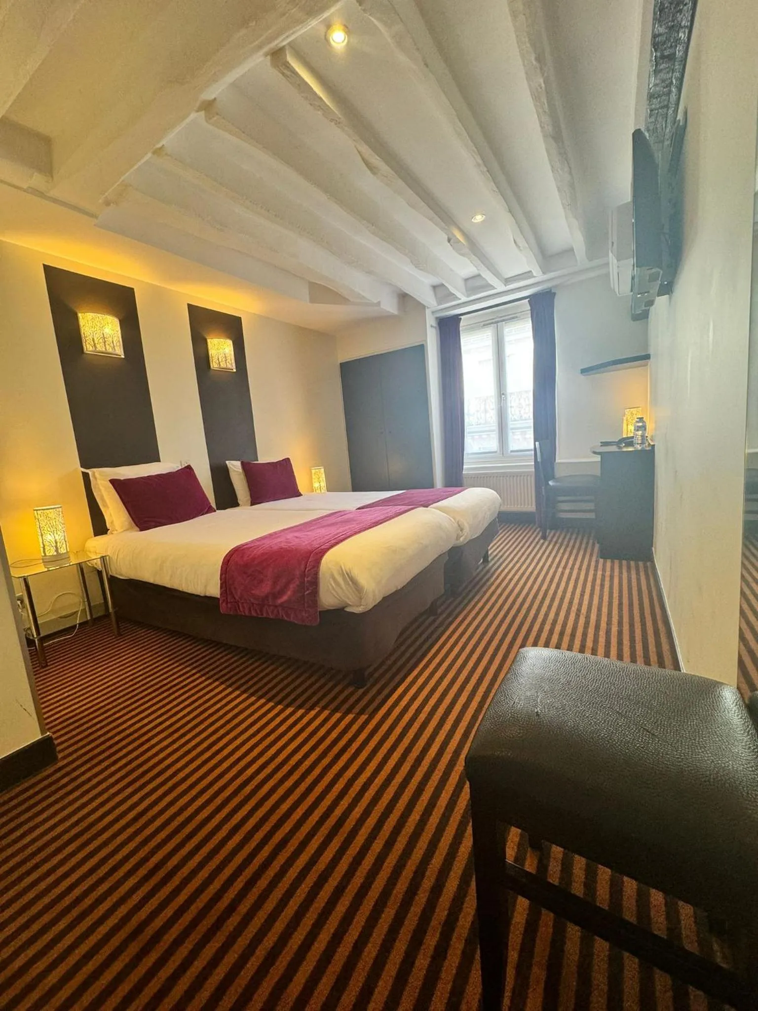 Bed in Hotel Pax Opera