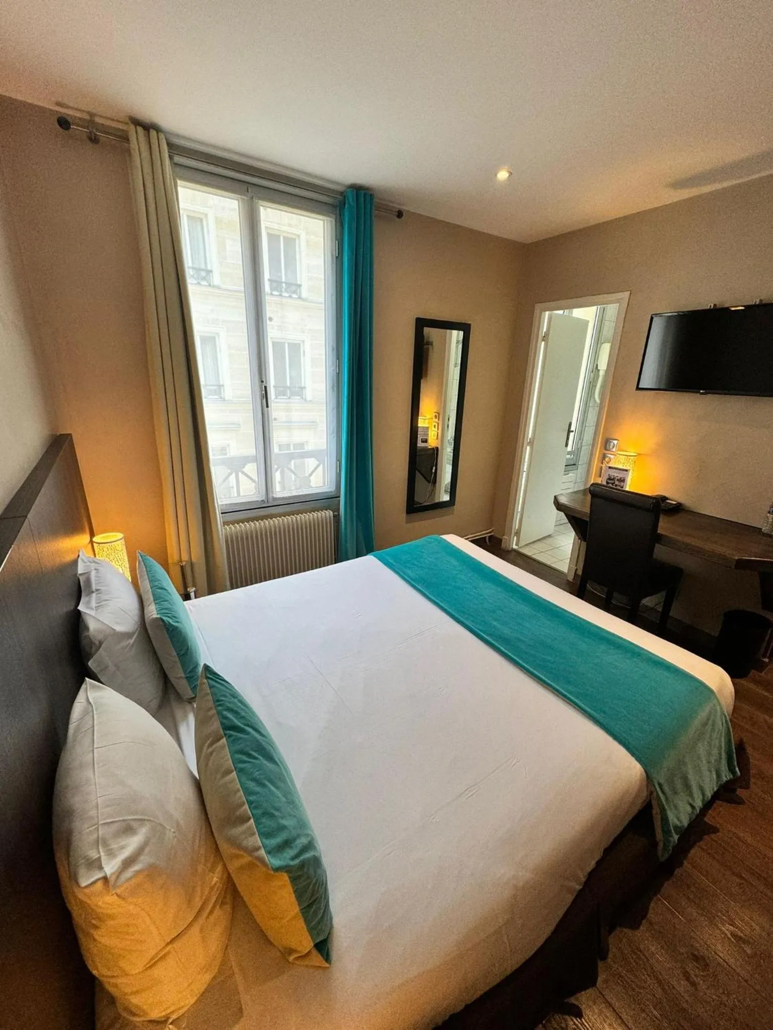 Bed in Hotel Pax Opera