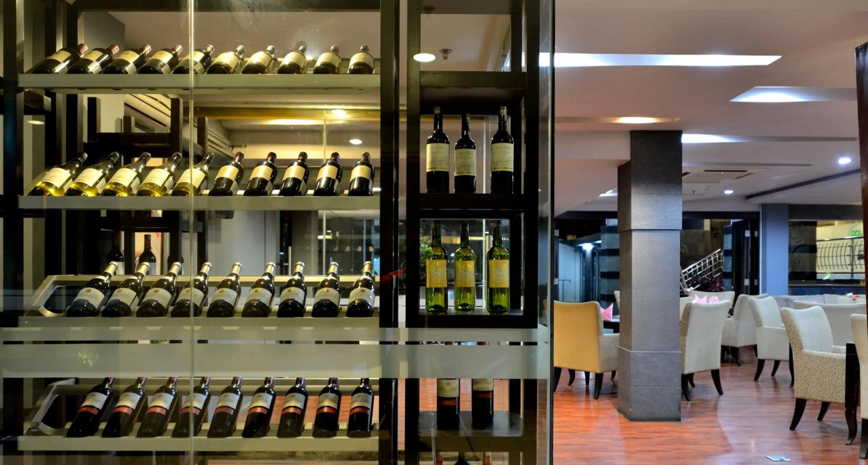 Restaurant/places to eat in Grand Serela Setiabudhi Bandung