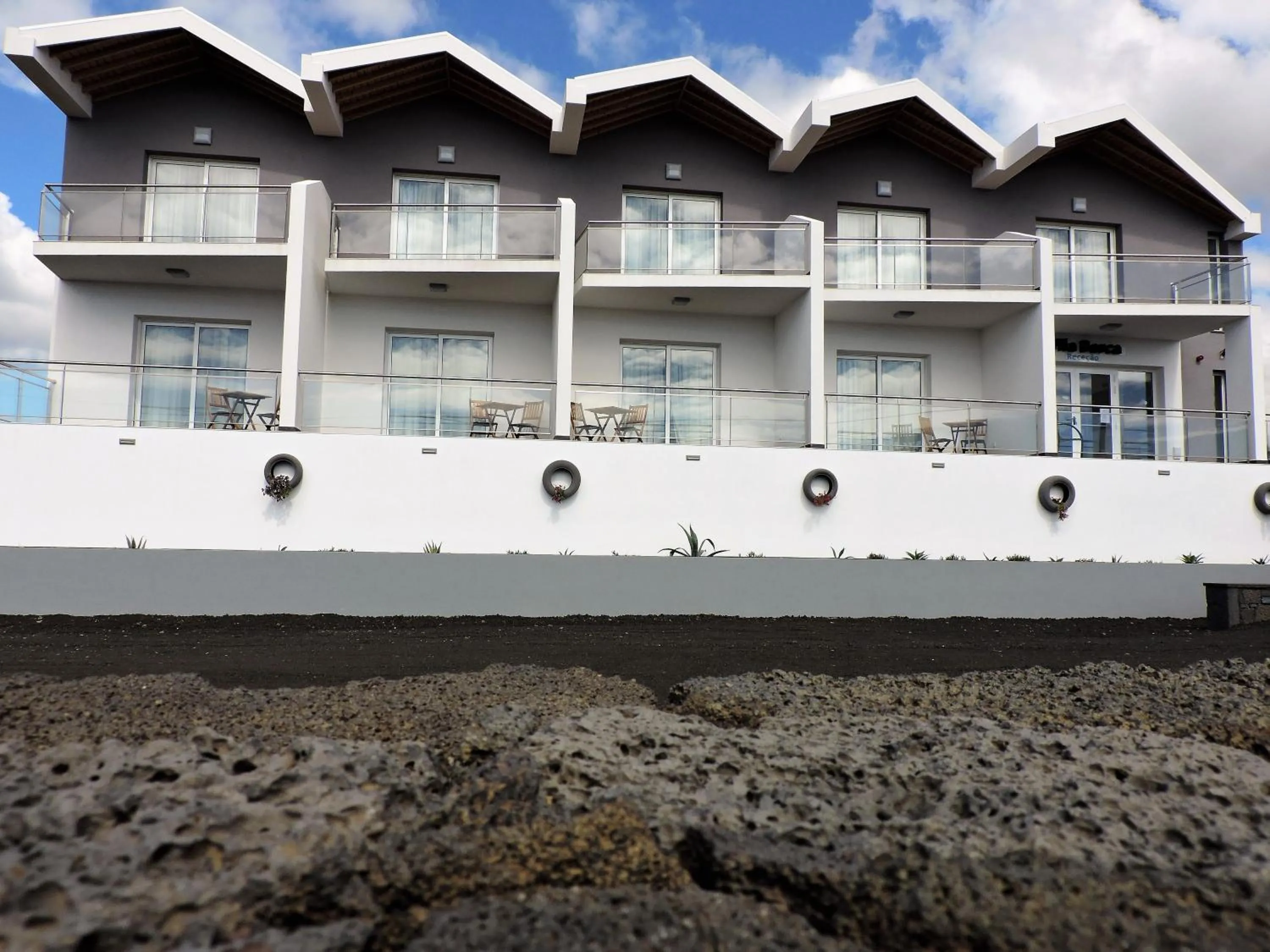 Facade/entrance in Vila Barca