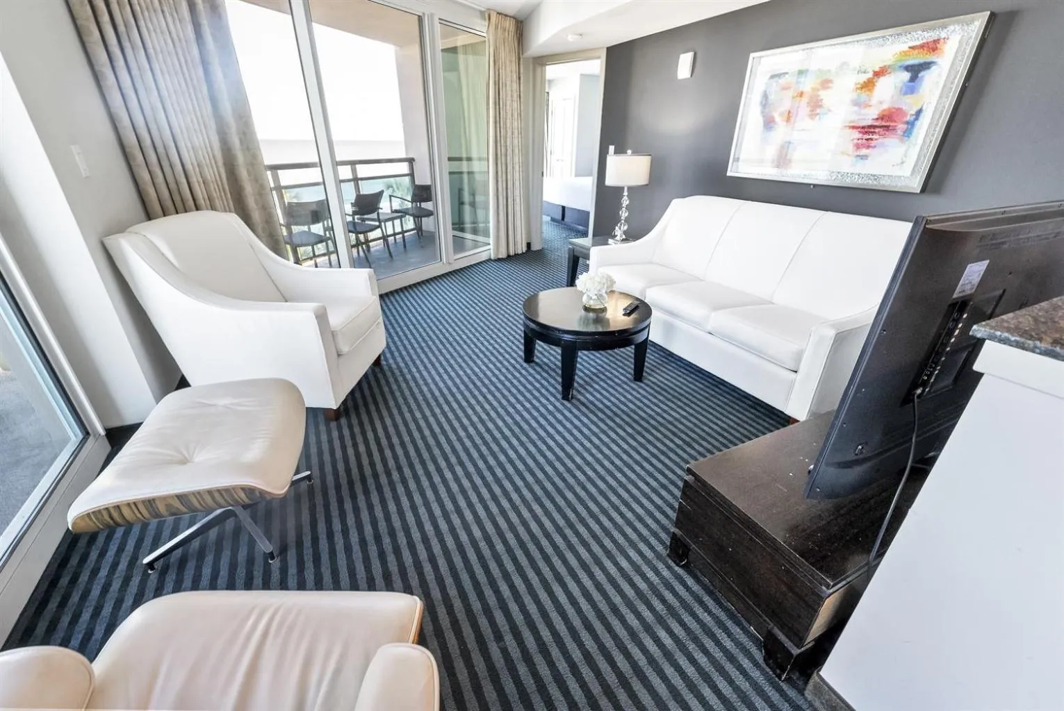 Bed in New Ocean Front Corner Unit