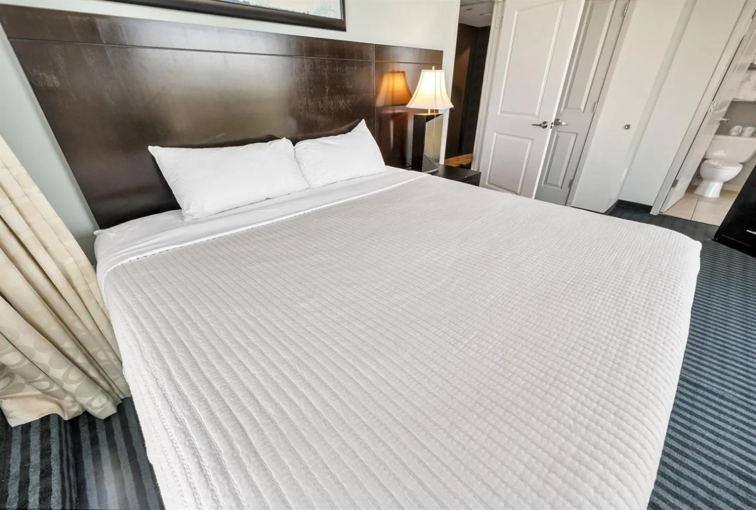 Bed in New Ocean Front Corner Unit