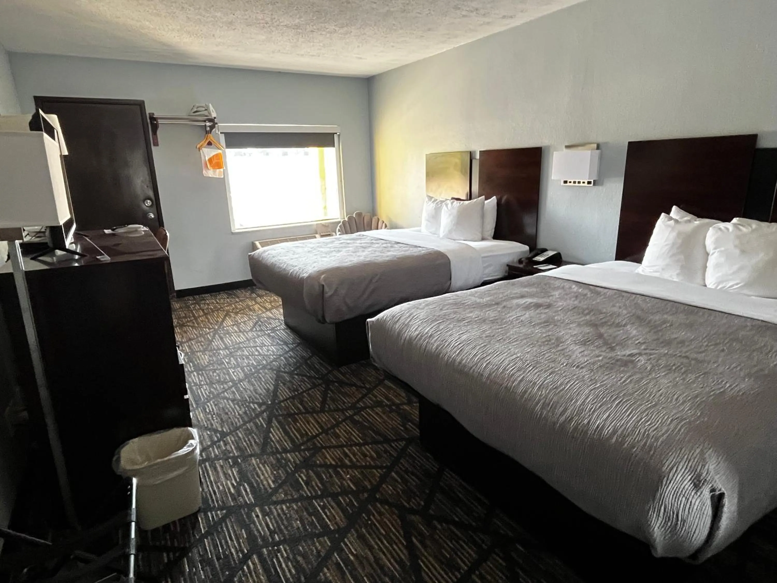 Bedroom, Bed in Quality Inn Grand Rapids Near Downtown