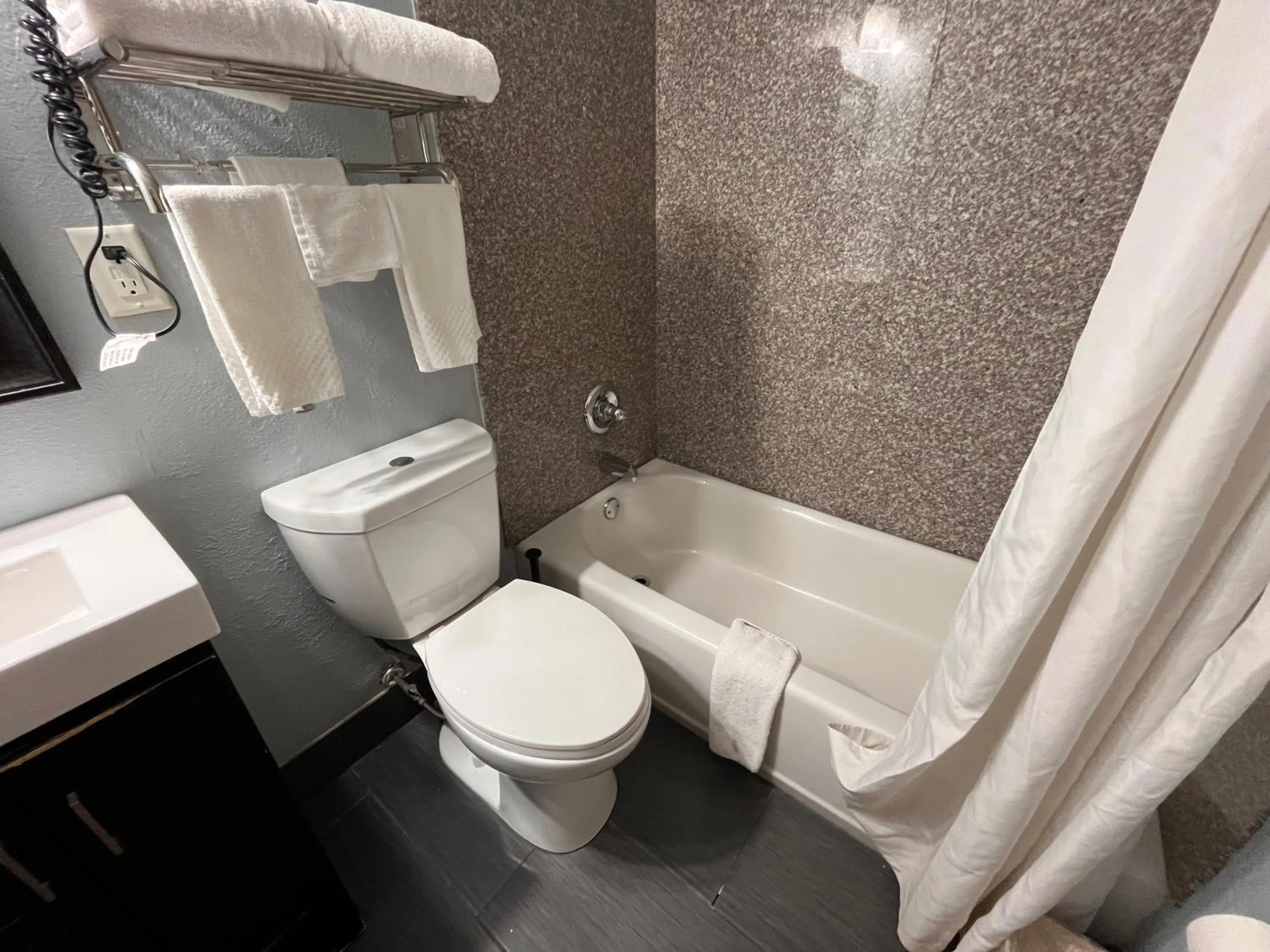 Quality Inn Grand Rapids Near Downtown