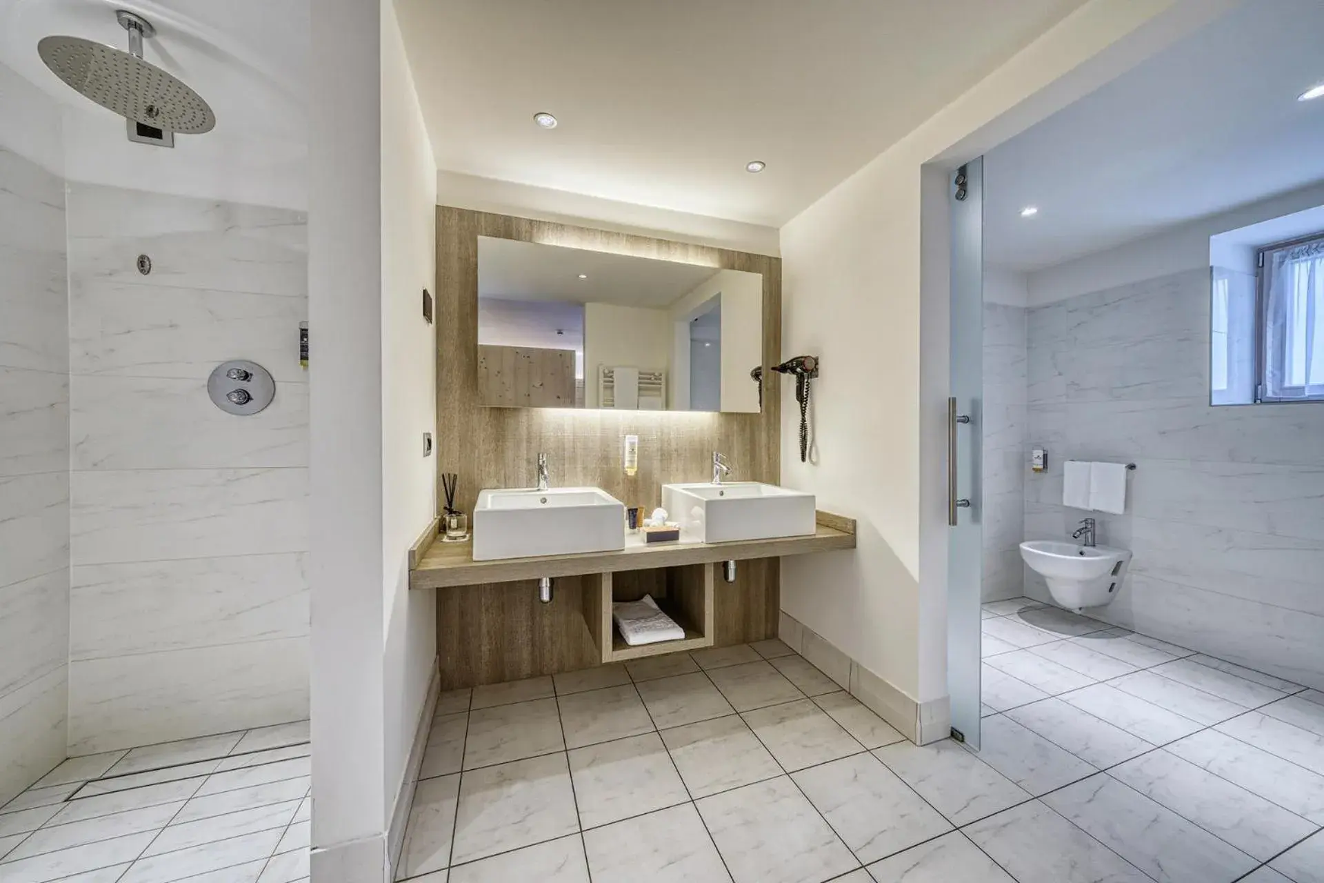 Standard Double or Twin Room with Balcony in Alpenresort Belvedere Standard Double or Twin Room with Balcony in Alpenresort Belvedere