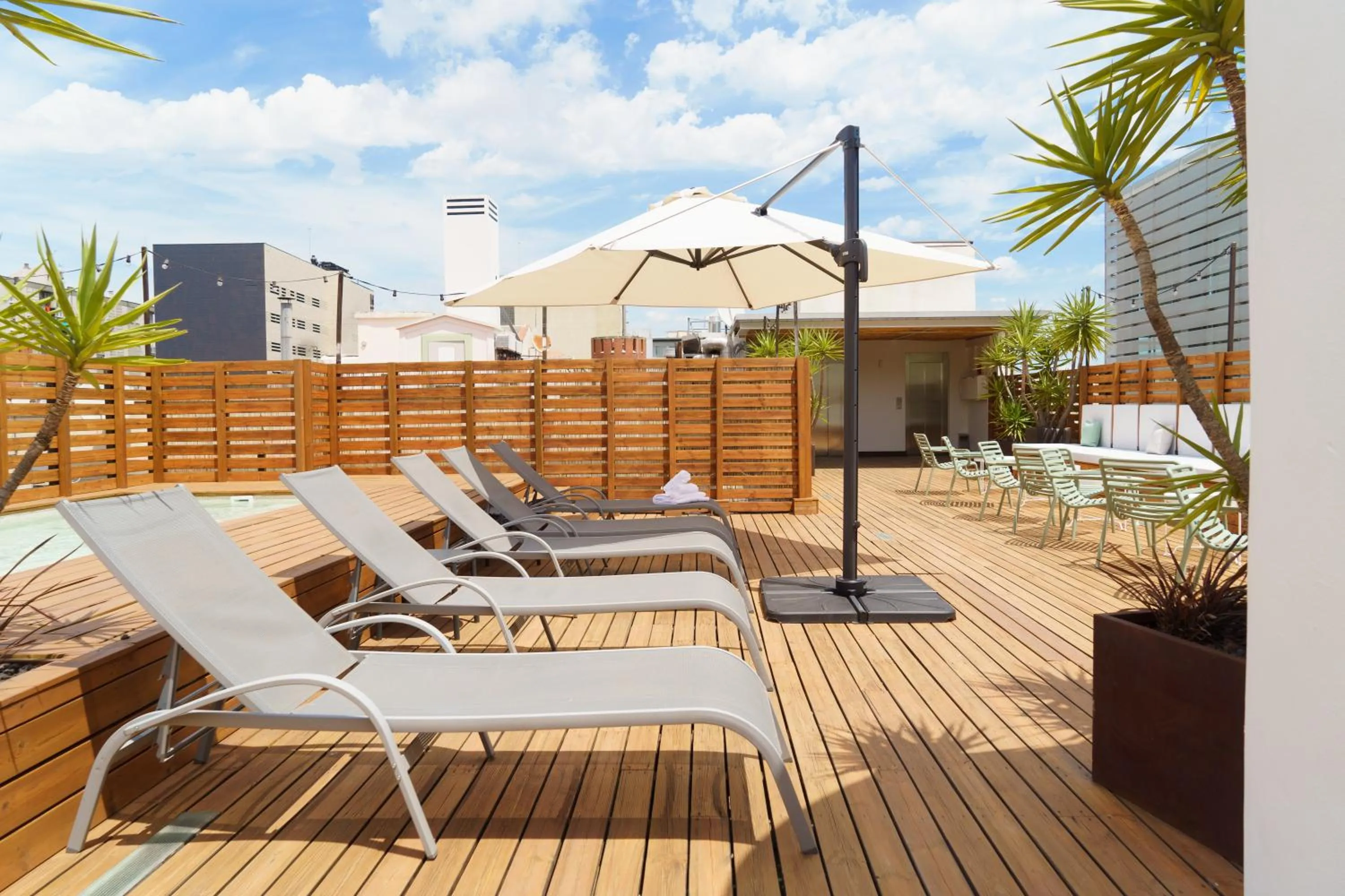 Restaurant/places to eat in Casa Lit Barcelona