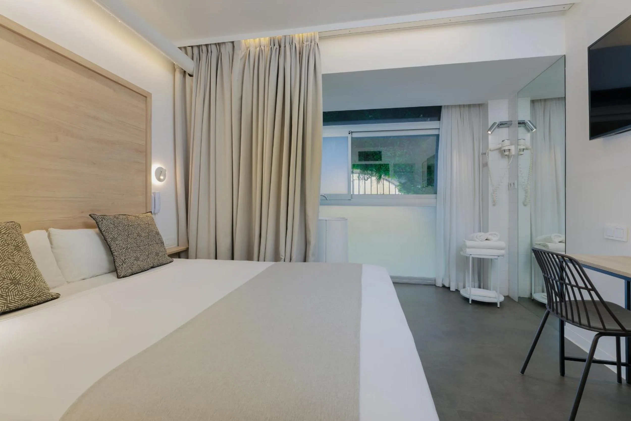 Bedroom, Bed in Casa Lit Barcelona